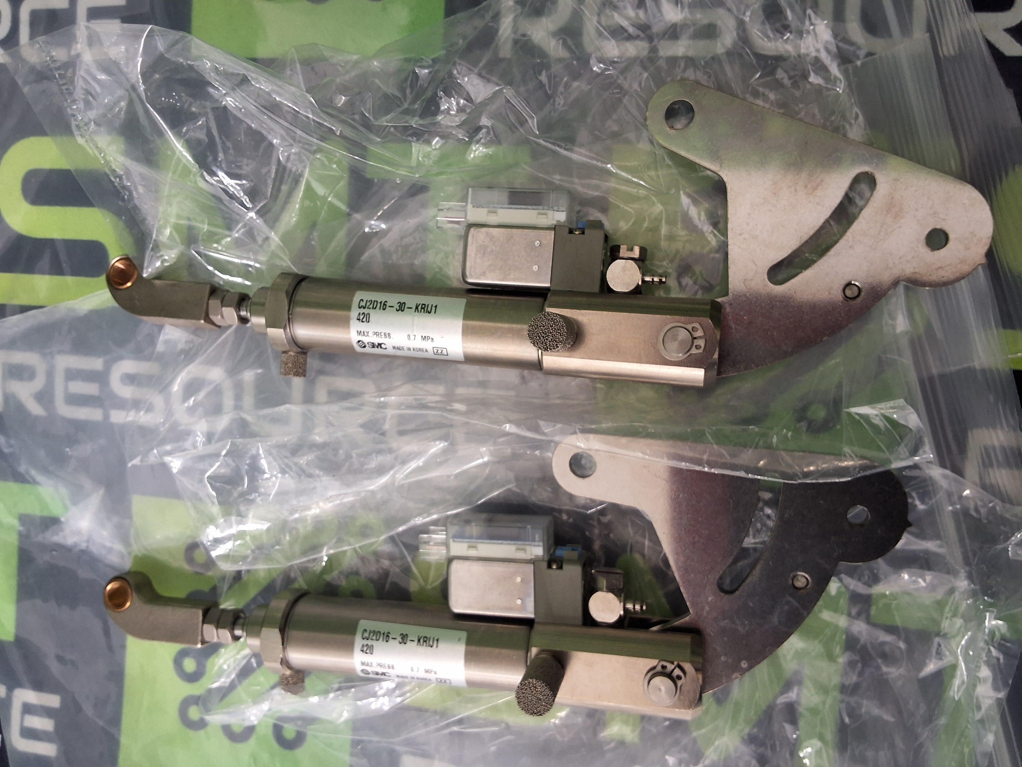 SMC CJ2D16-30-KRIJ1 PNEUMATIC CYLINDER - BRAND NEW