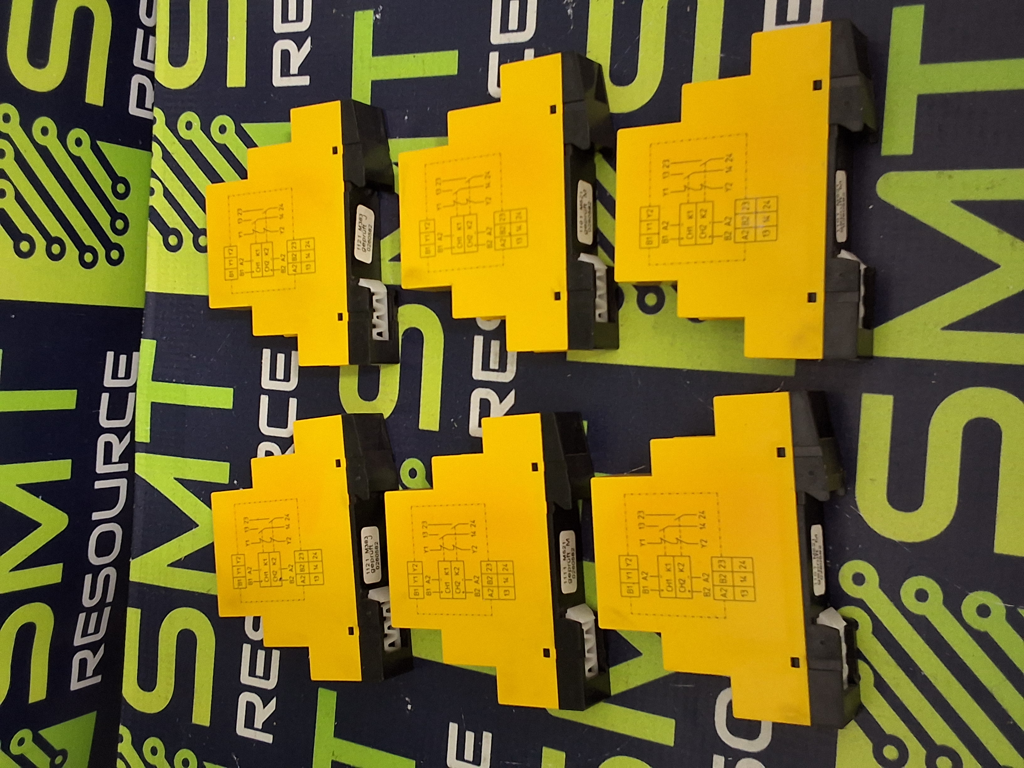 Used SICK 1043916 / UE10-2FG3D0 / UE10-2FG SAFETY RELAY 24V 6A