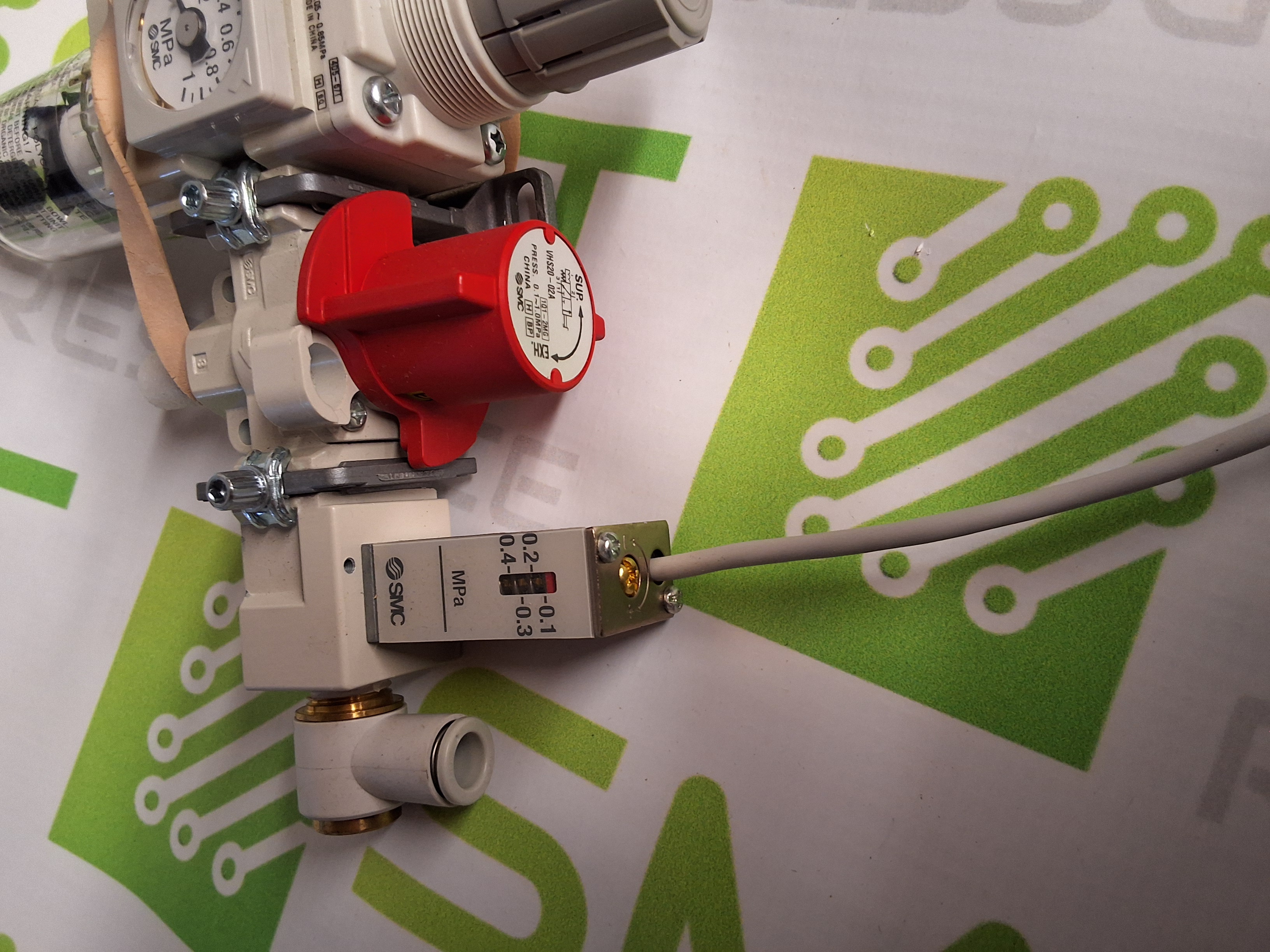 Used SMC FILTER REGULATOR AW20-02E-B W/ PRESSURE RELEASE VALVE AND PRESSURE SWITCH