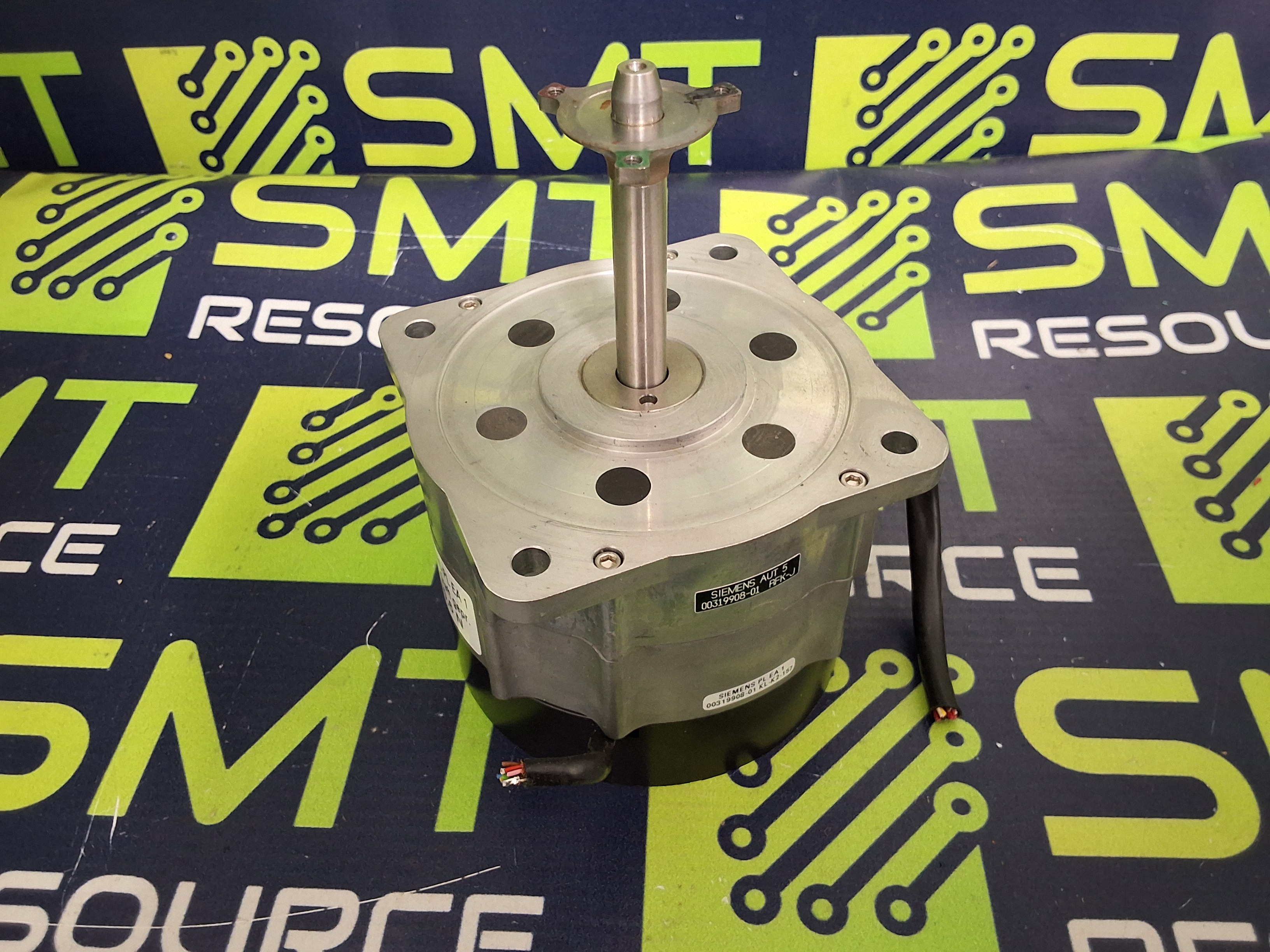 Used SIEMENS / ESCAP 00319908-01 STAR DRIVE SERVO MOTOR P850.508.C.05
