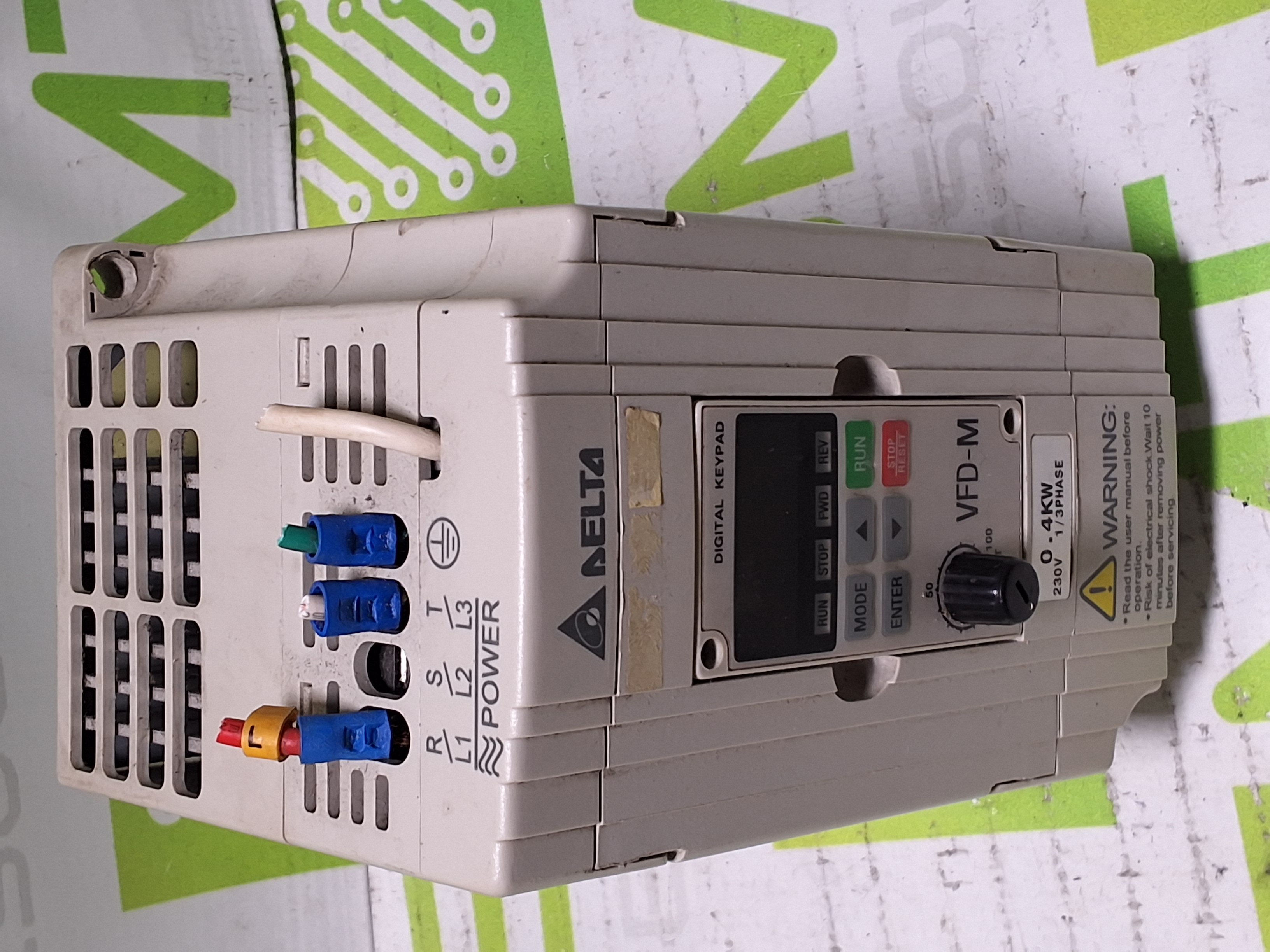 Used DELTA VFD-M VFD004M21A VARIABLE FREQUENCY DRIVE 3 PHASE MOTOR CONTROL