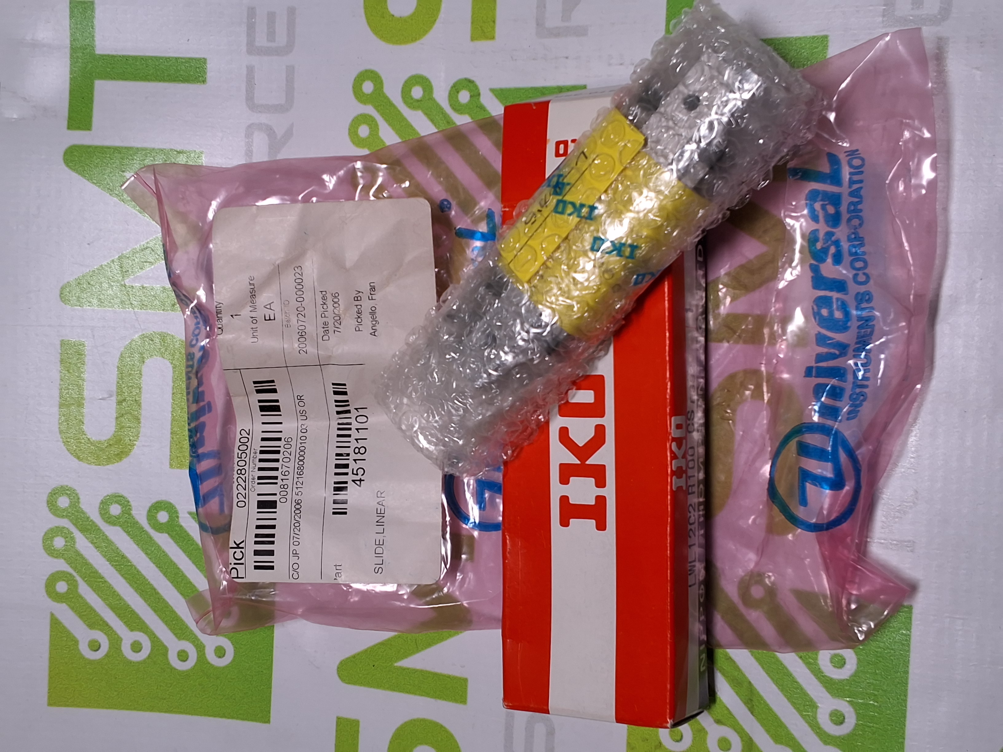 UNIVERSAL INSTRUMENTS IKO 45181101 SLIDE LINEAR LWL12C2R100CS - BRAND NEW IN BOX