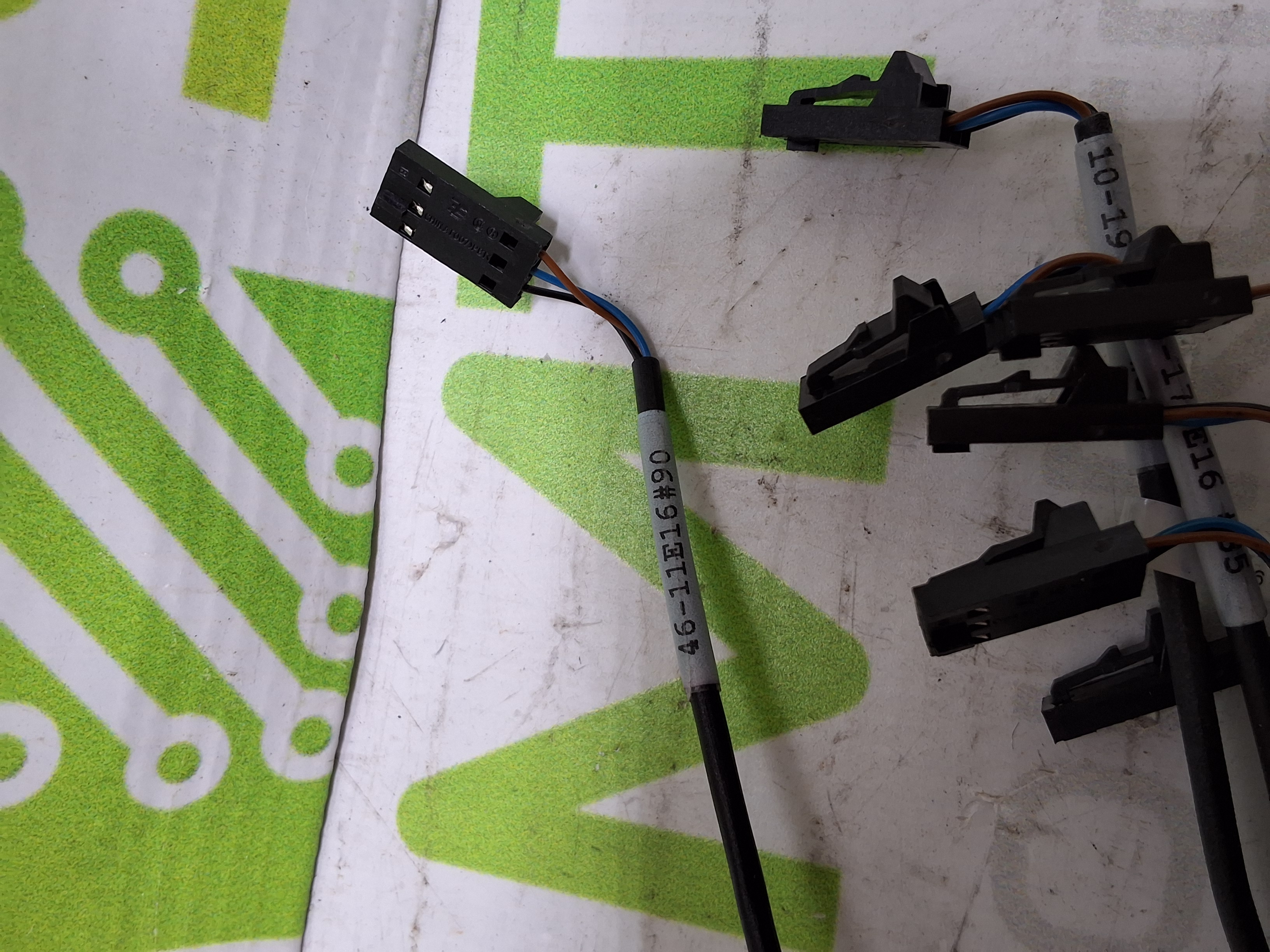 Used UNIVERSAL INSTRUMENTS PROXIMITY SENSOR 51619001/B 