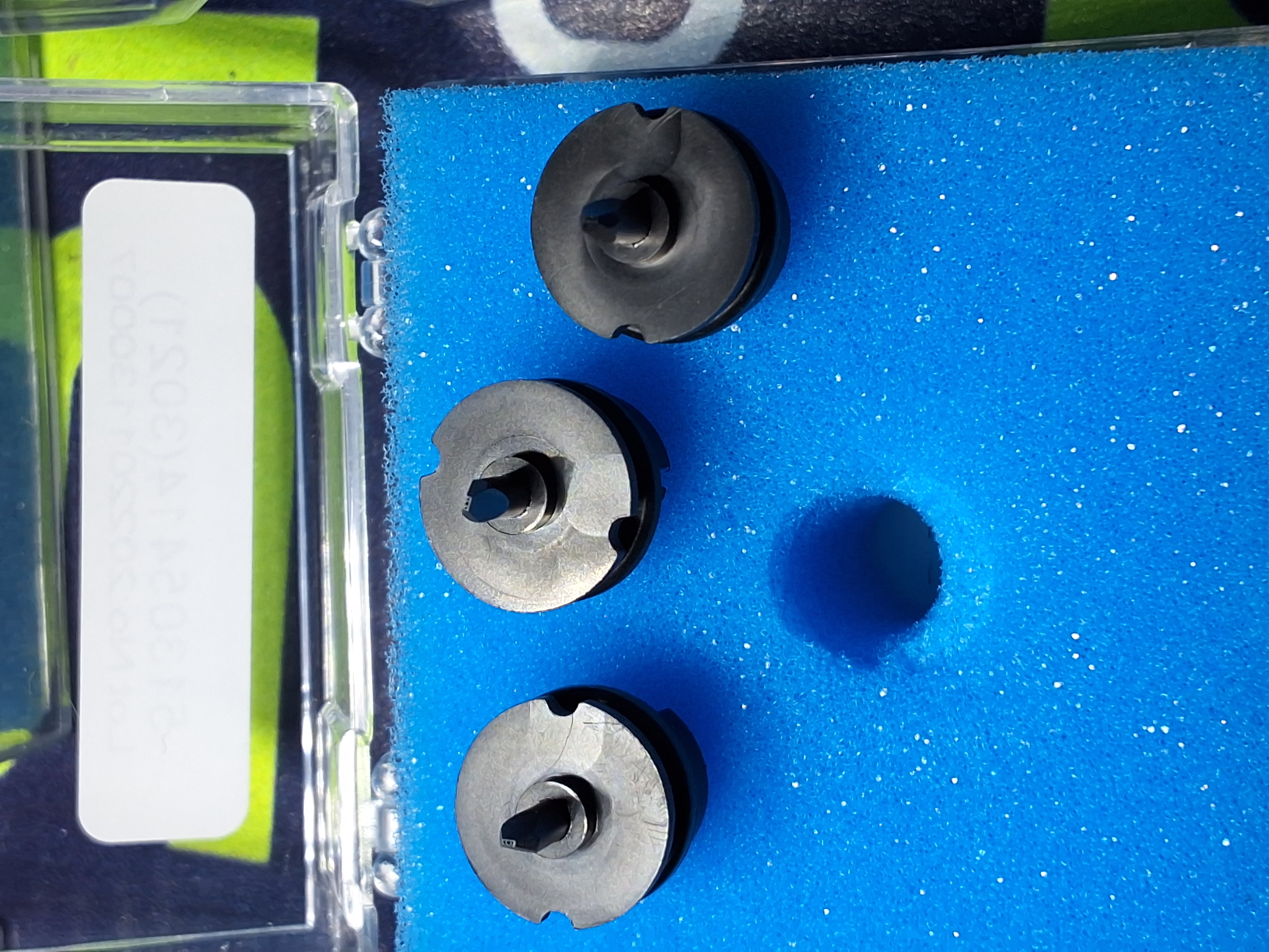 Used UNIVERSAL INSTRUMENTS 3021 CERAMIC BLADE 0201 NOZZLE 51305414