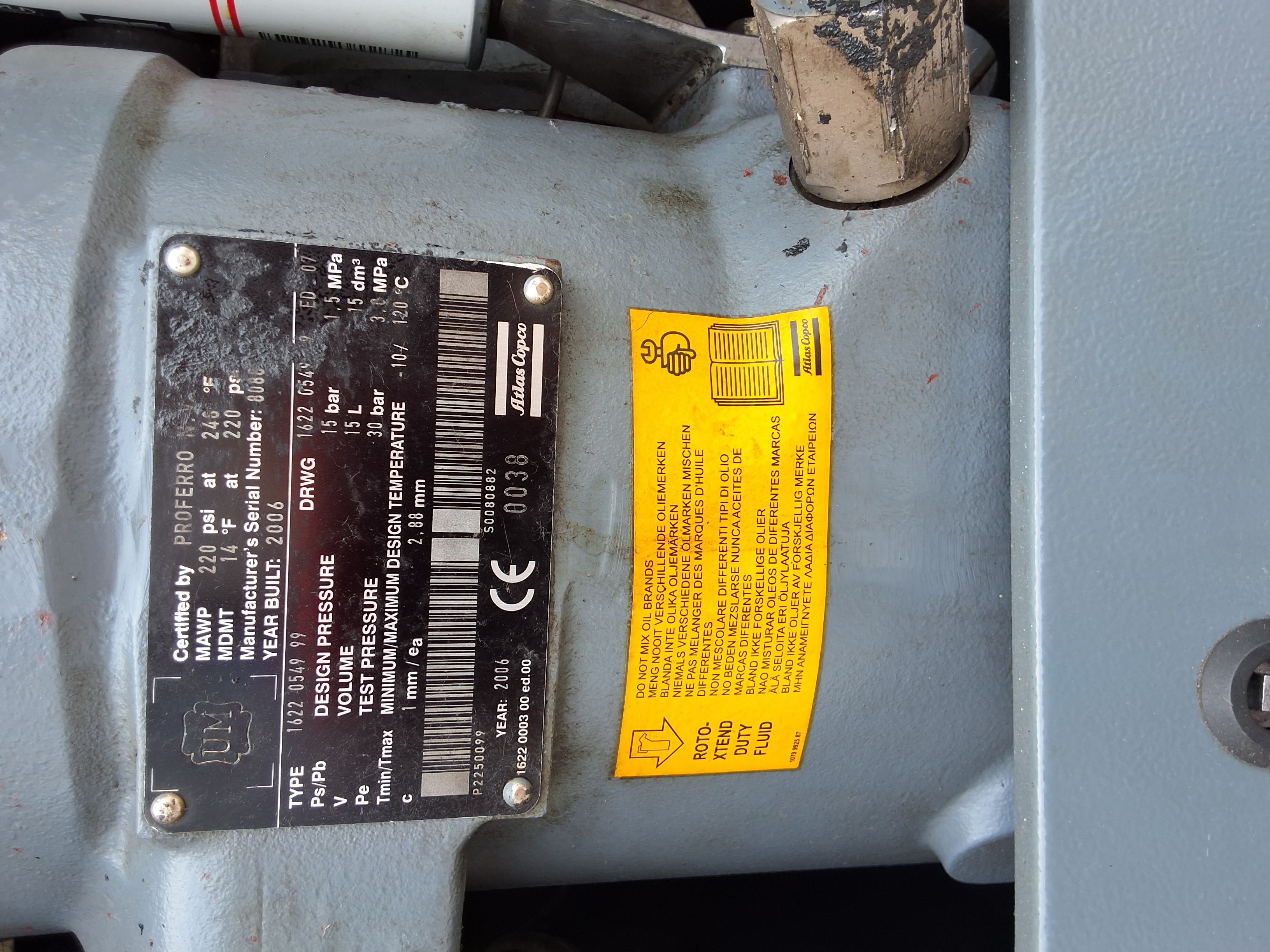 Used ATLAS COPCO GA30C FF WORKPLACE AIR SYSTEM 40HP (30kW) INDUSTRIAL ROTARY SCREW AIR COMPRESSOR WITH BUILT-IN REFRIGERANT AIR DRYER