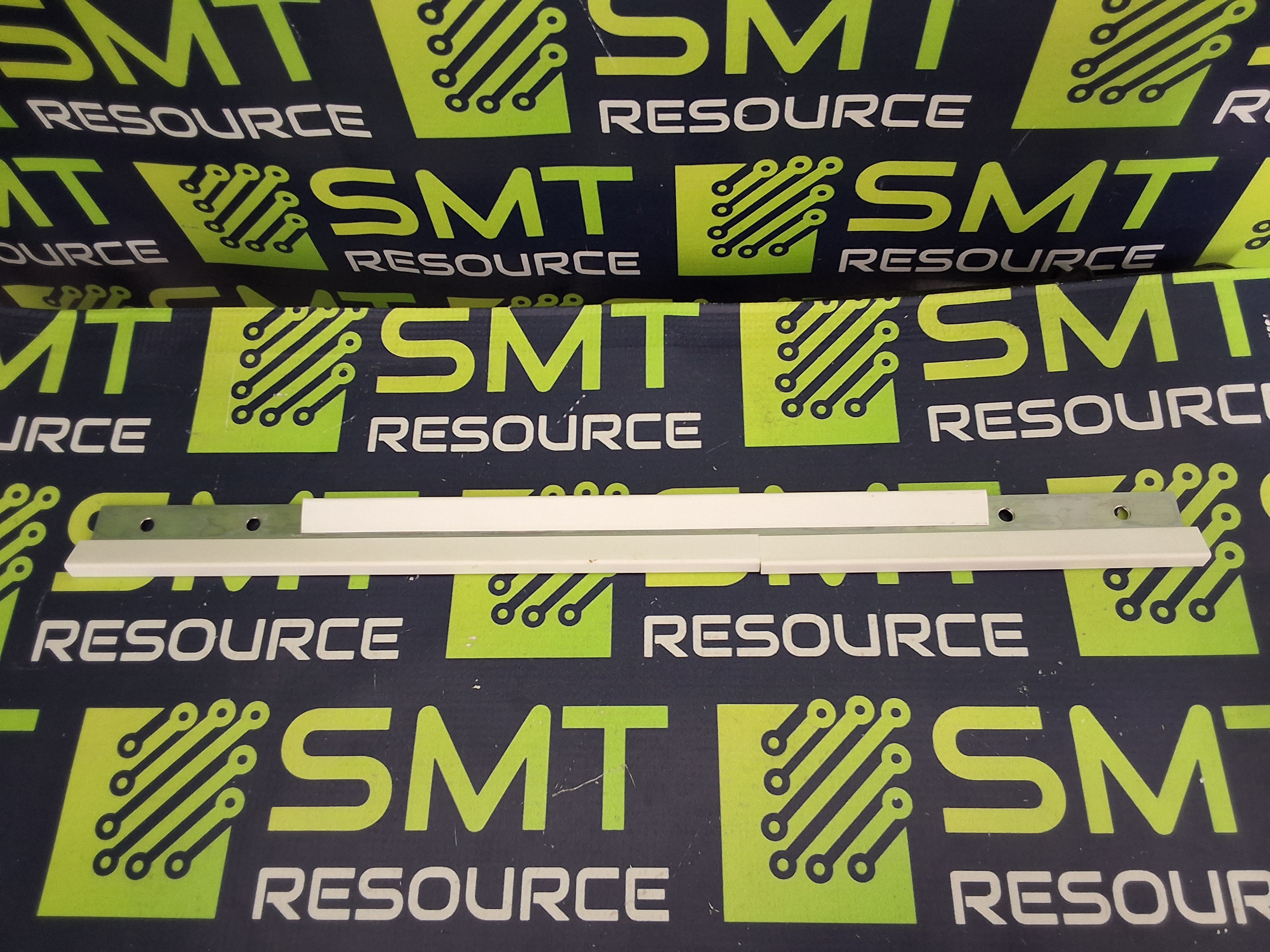 Used DEK JNJ INDUSTRIES DFMBO-440 METAL SCREW-MOUNT SQUEEGEE BLADE SET 440mm