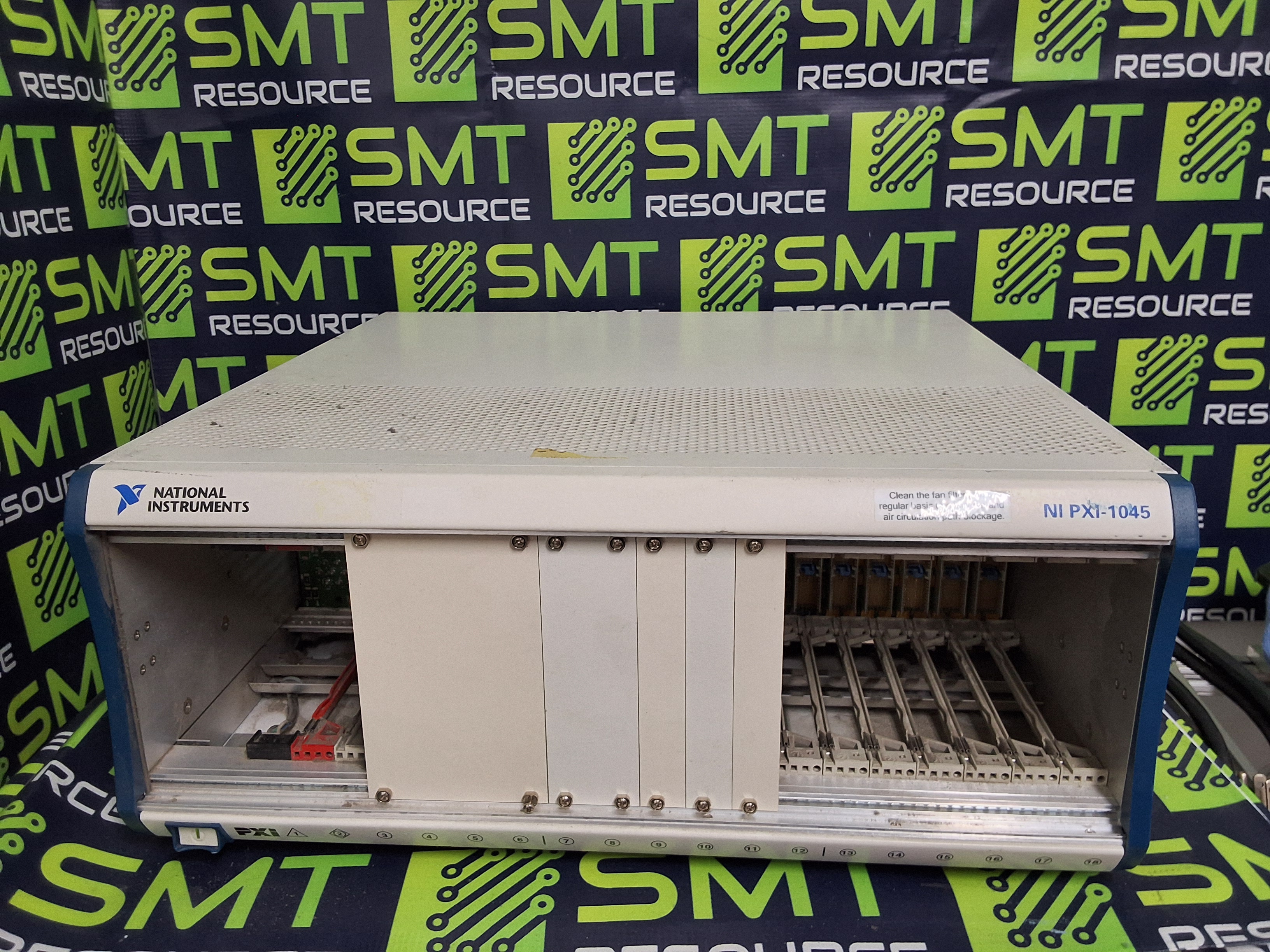 Used NATIONAL INSTRUMENTS NI PXIe-1045 / 189105E-01 18-SLOT CHASSES