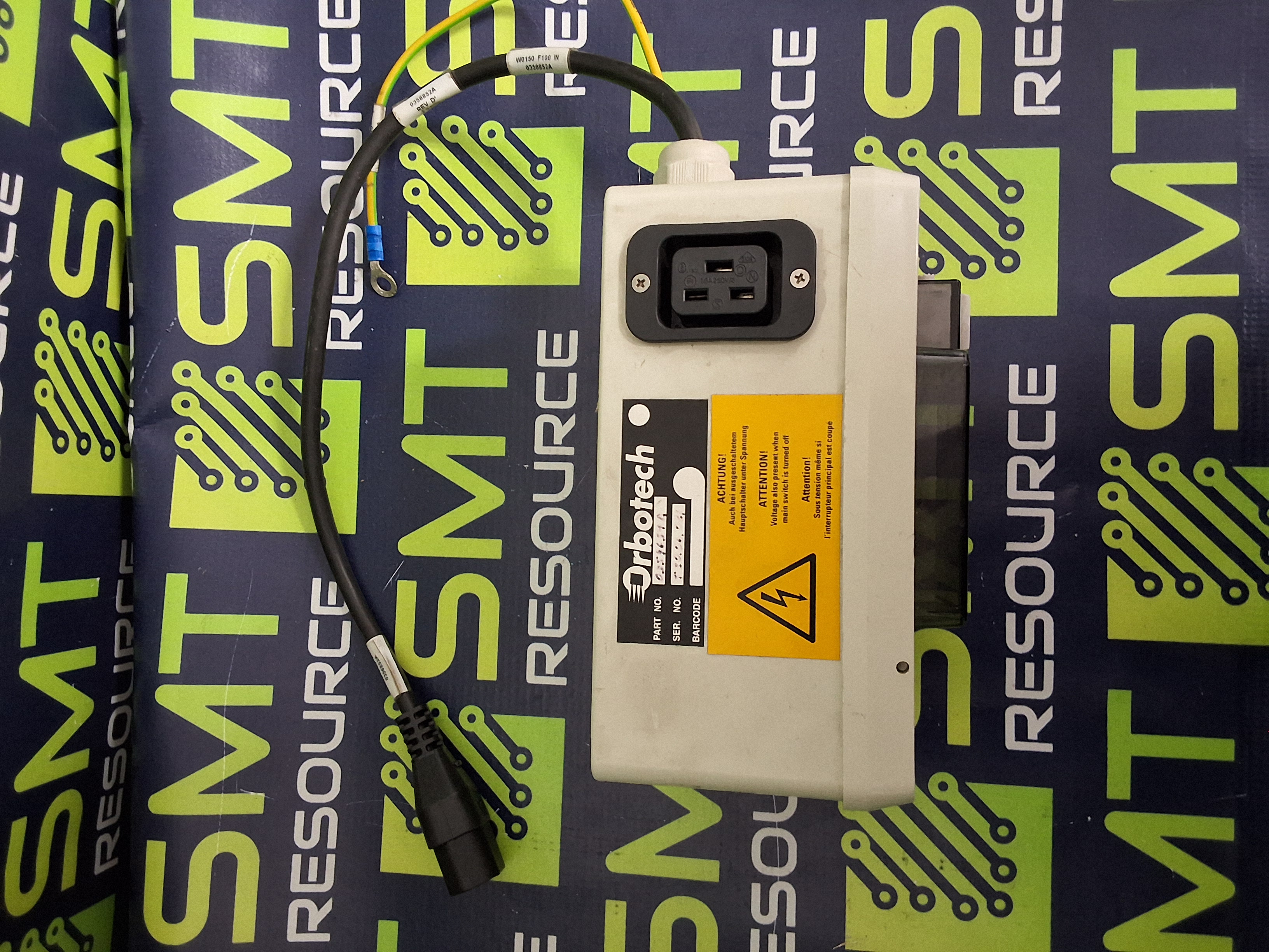 Used ABB IP 55 SMALL CABITNET PHOENIX CONTACT PT2-PE/S 230AC CIRCUIT BREAKER