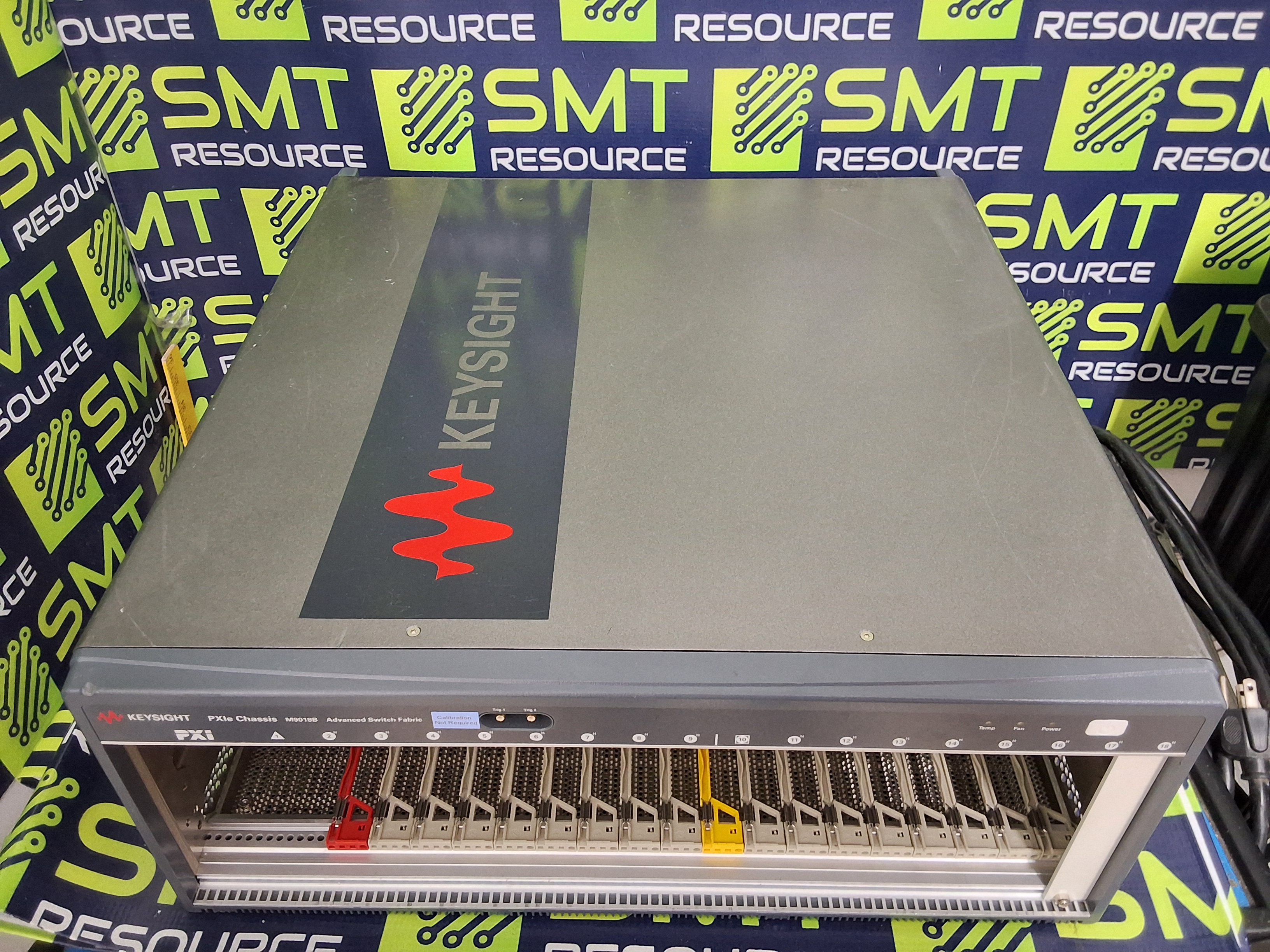 Used KEYSIGHT PXIe CHASSIS M9018B ADVANCED SWITCH FABRIC 18-SLOT 220/240V 1300W