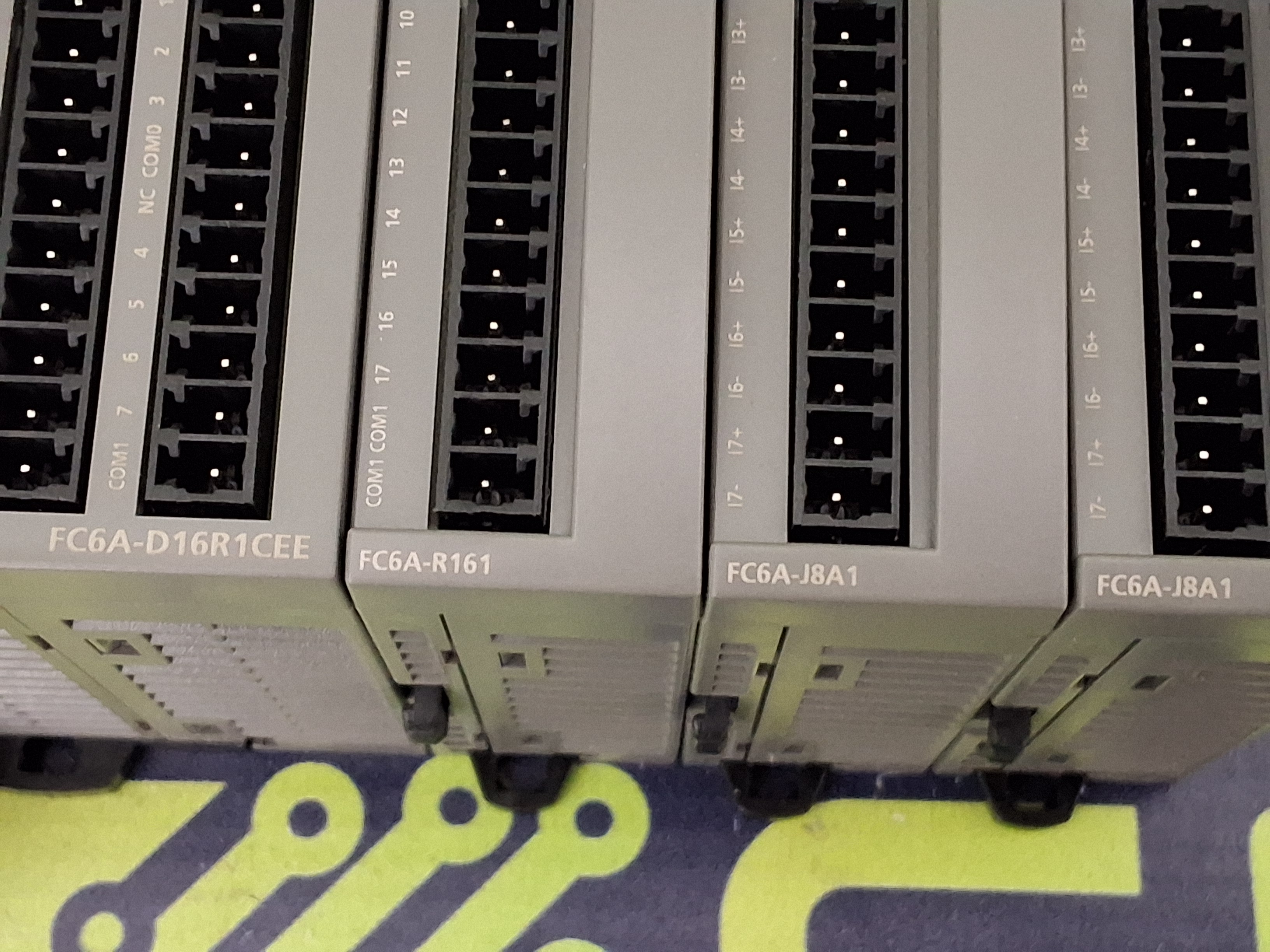 Used IDEC FC6A-D16R1CEE MicroSmart PLC WITH FC6A-J8A1 & FC6A-R161 EXPANSION MODULES