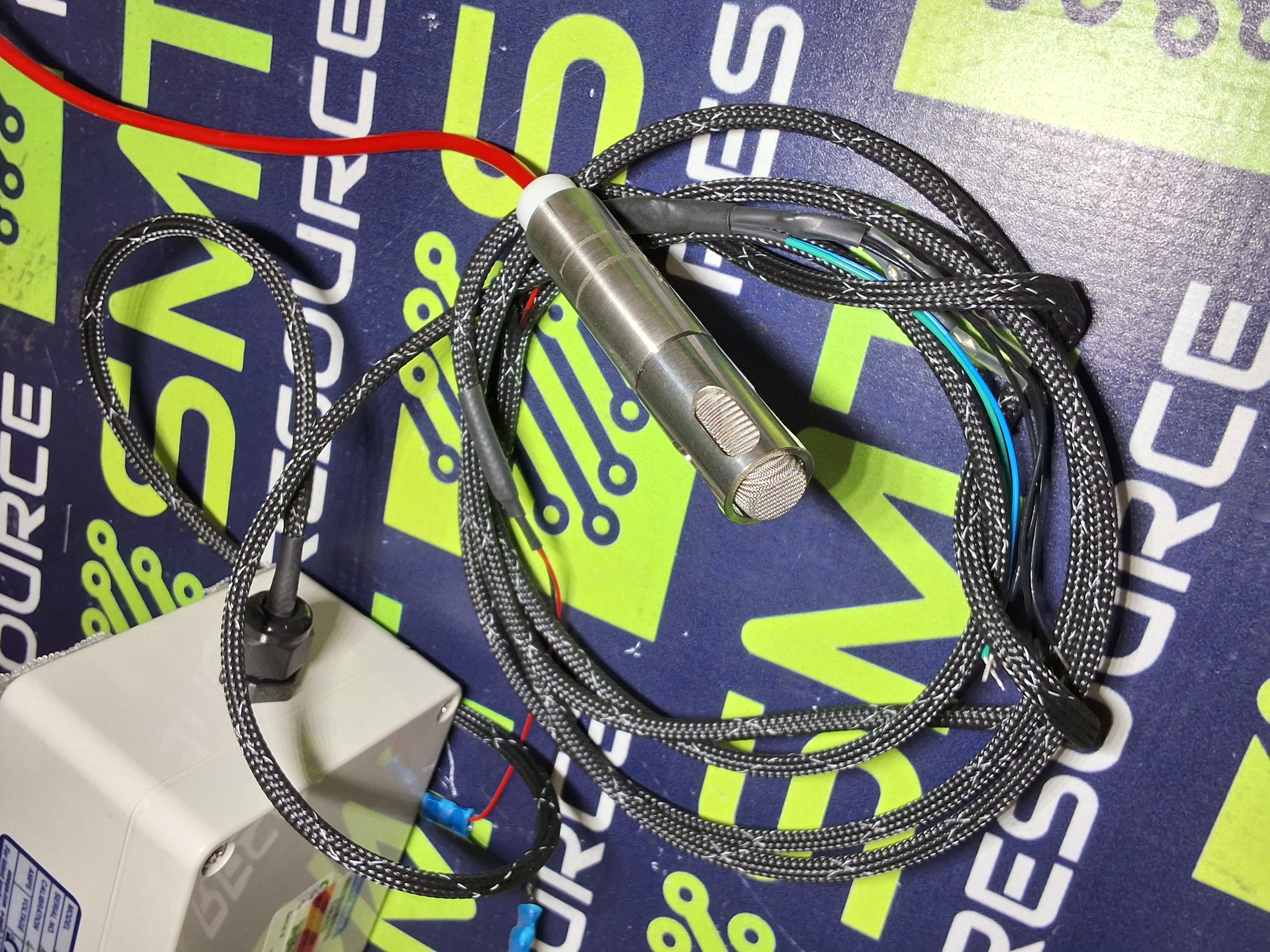 Used OMEGA ENGINEERING HX15-W HUMIDITY/TEMPERATURE SENSOR