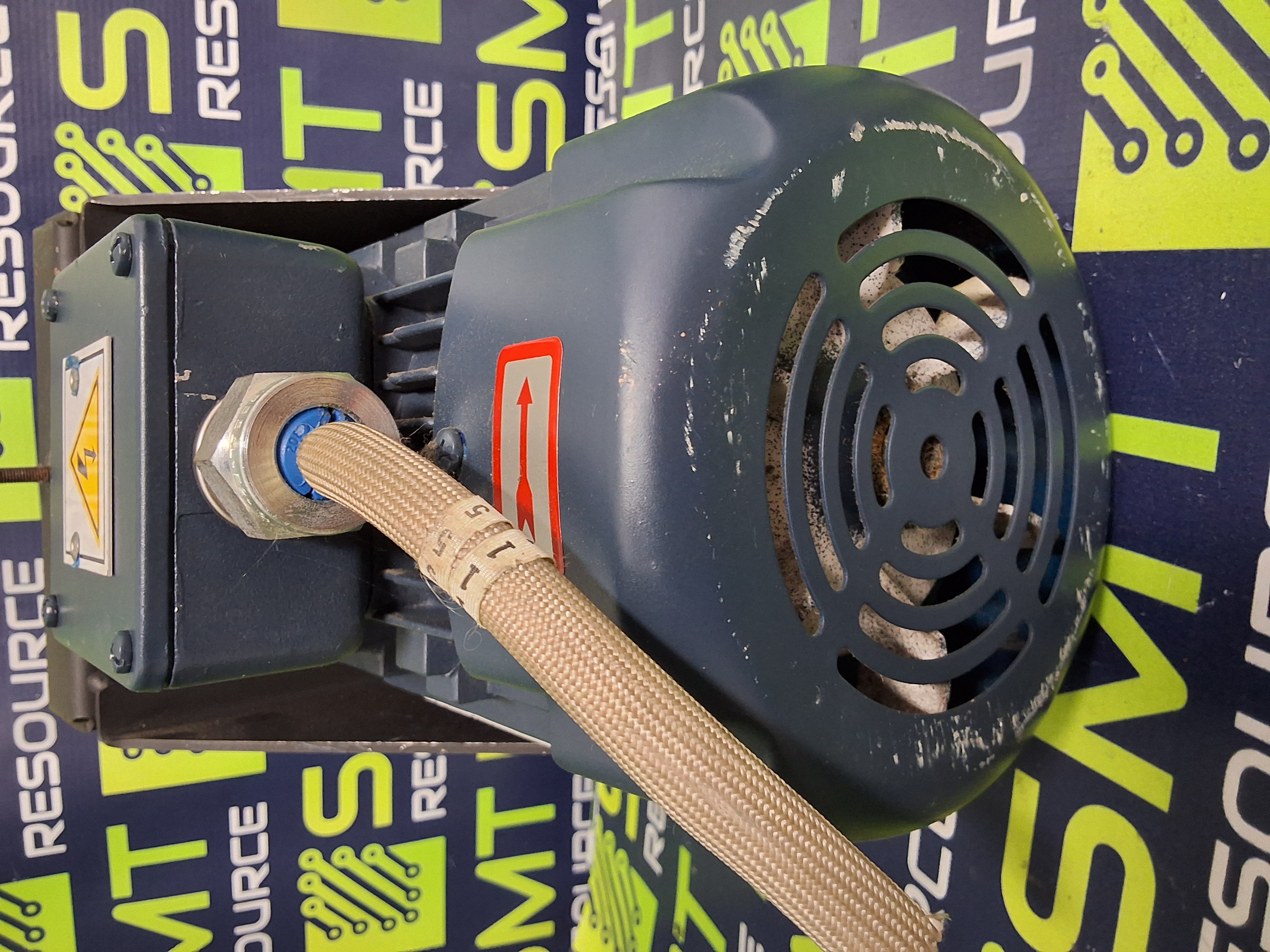Used LEESON C71T17FZ38A / 192152.00 IEC METRIC MOTOR 60/50Hz
