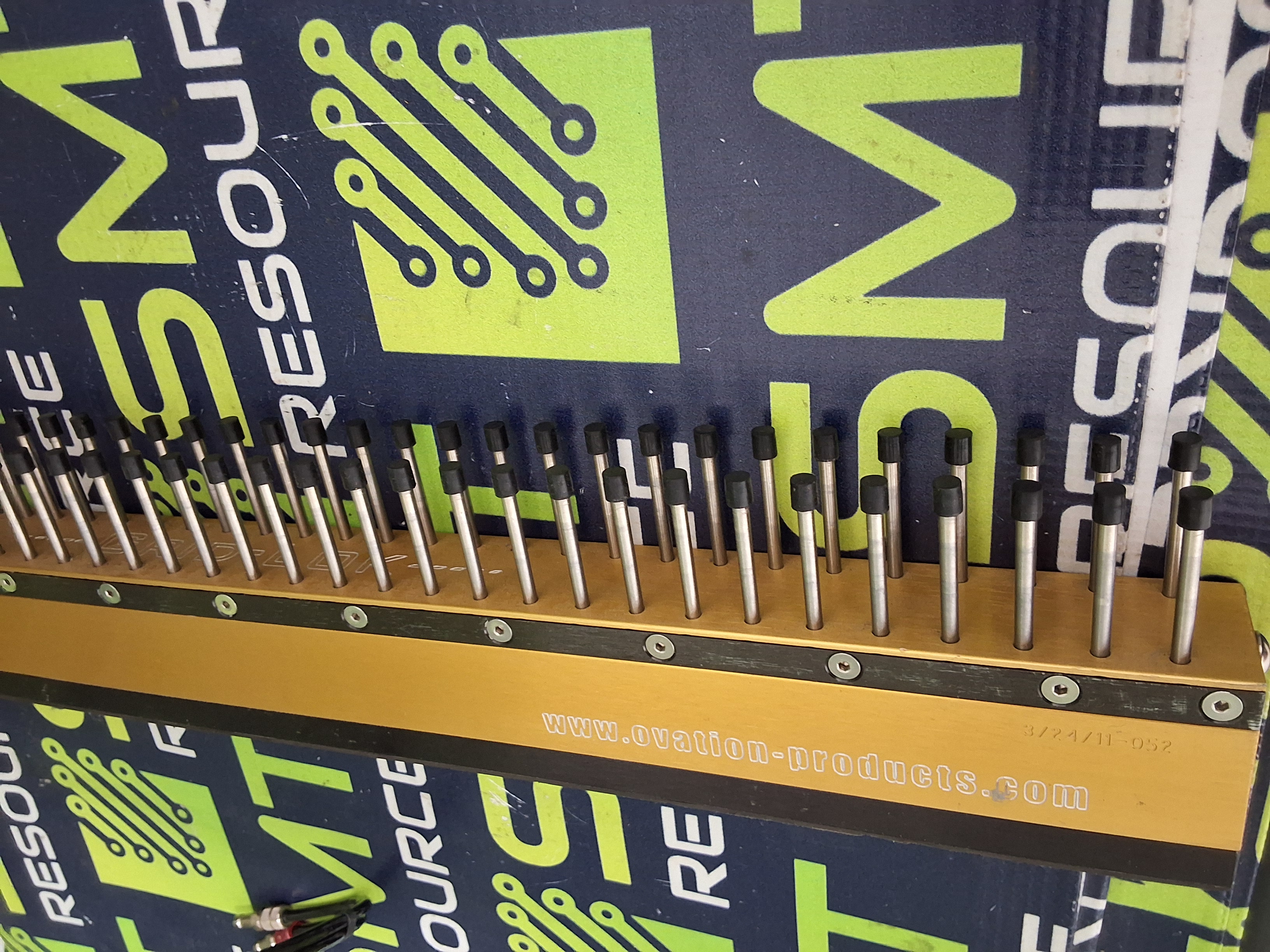 Used GRID-LOK 18" inch GOLD SUPPORT BAR