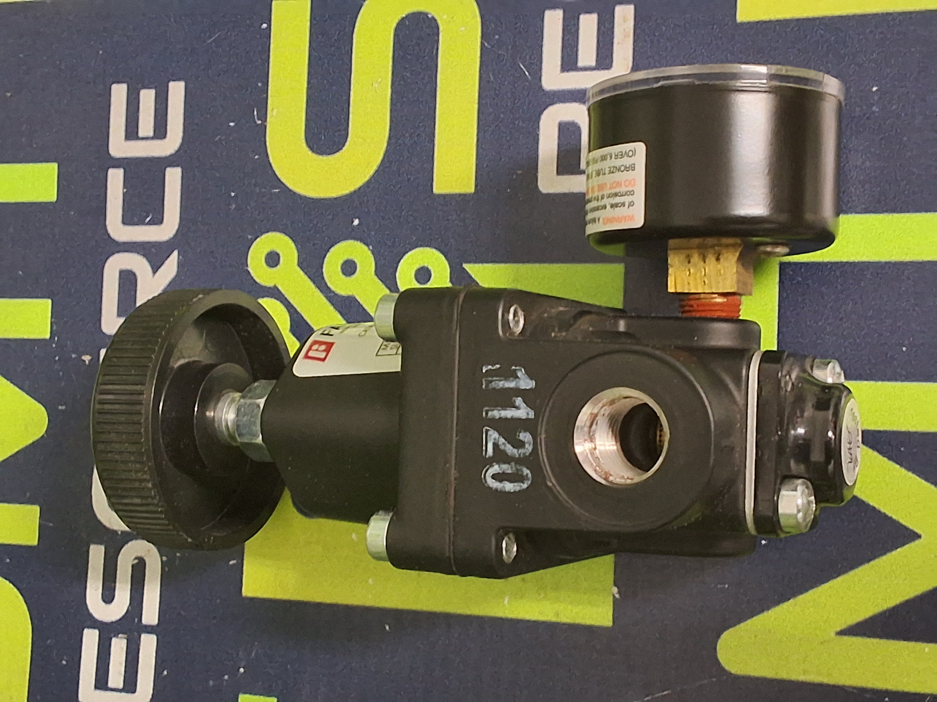 Used FAIRCHILD MODEL 30, 30252 PNEUMATIC PRESSURE REGULATOR