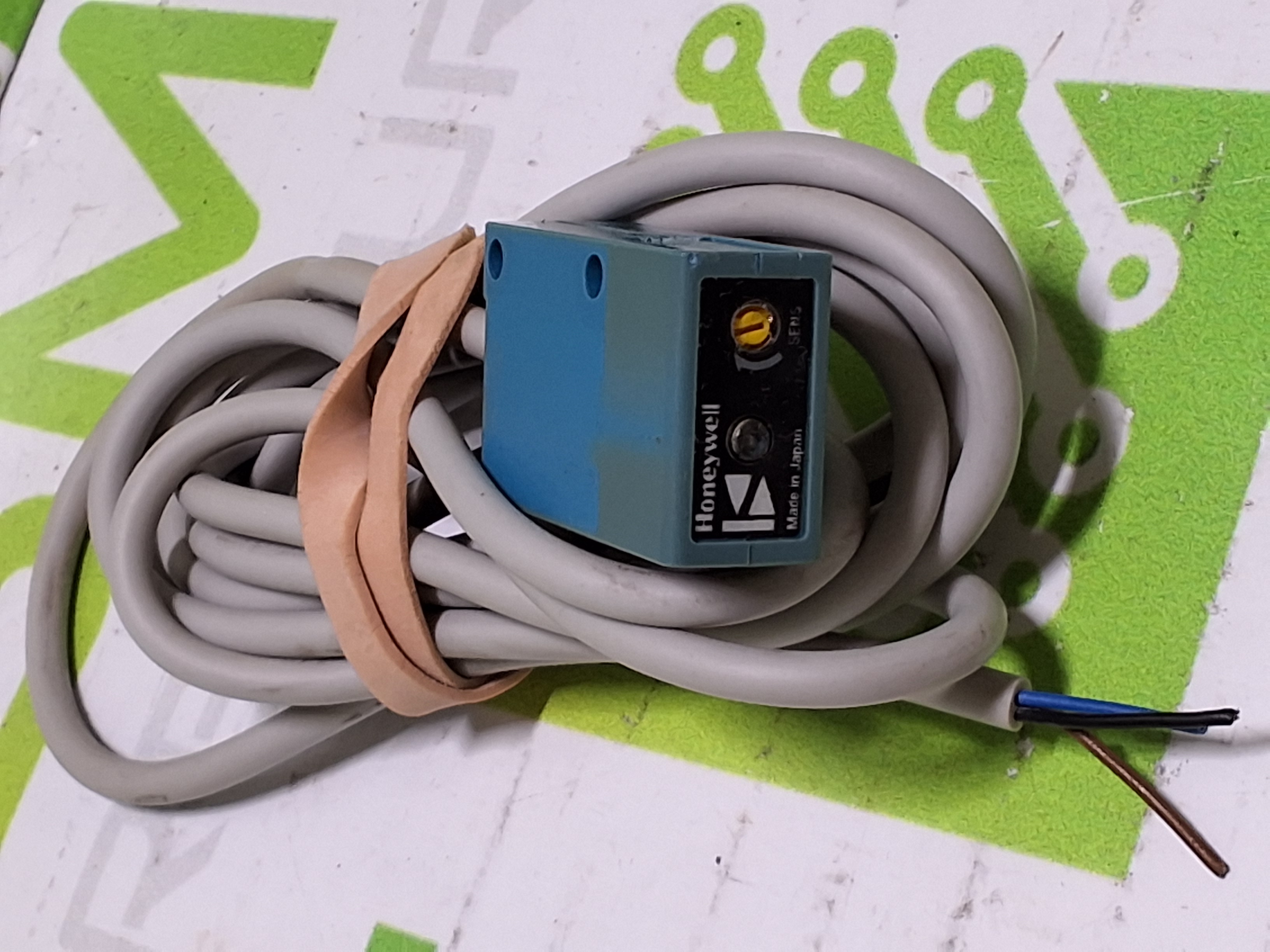 Used HONEYWELL FE7B-DE5V-M966A PHOTO SENSOR