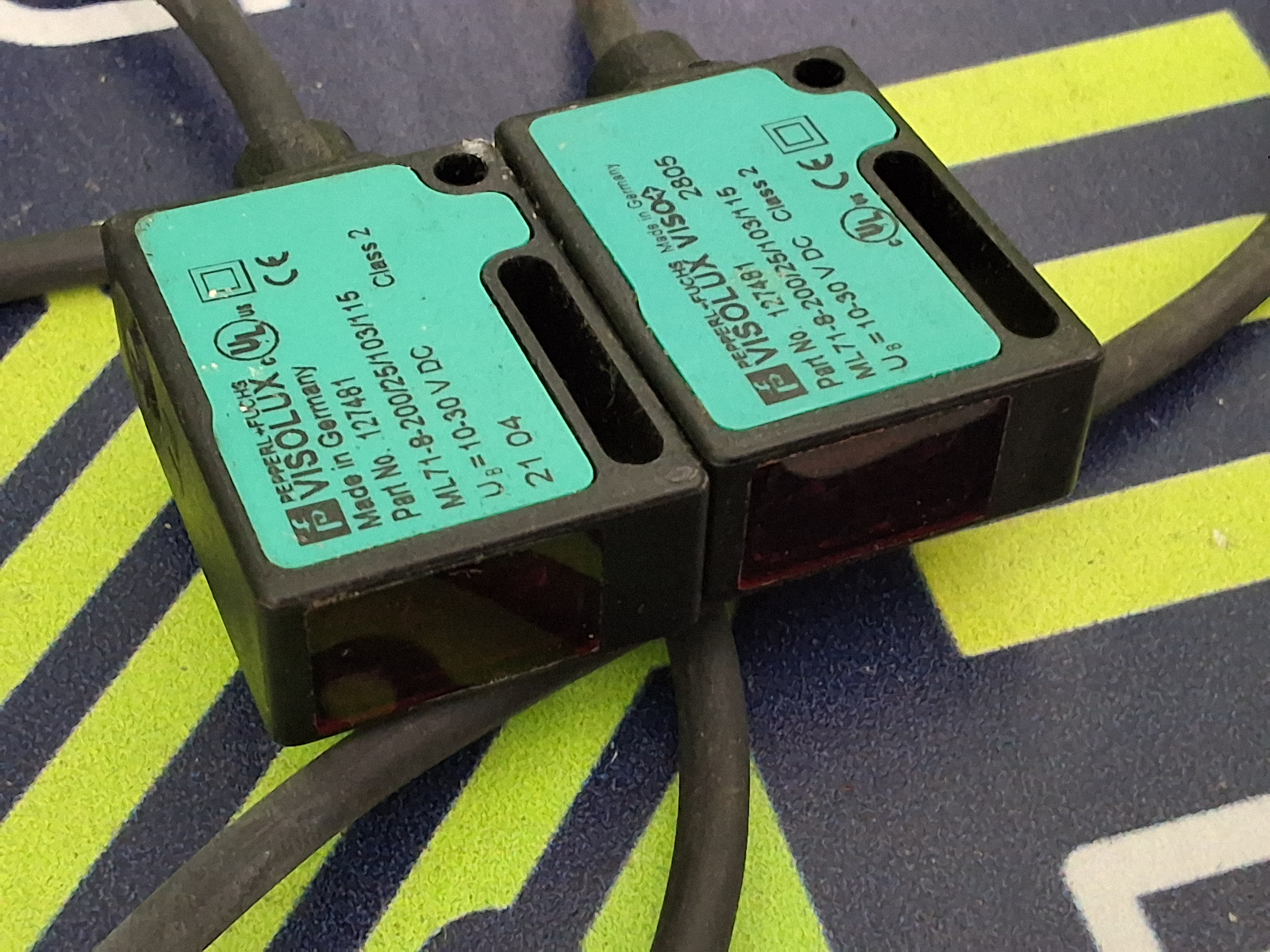 Used PEPPERL & FUCHS ML71-8-200/25/103/115 PHOTOELECTRIC SENSOR 127481 / ML71820025103115
