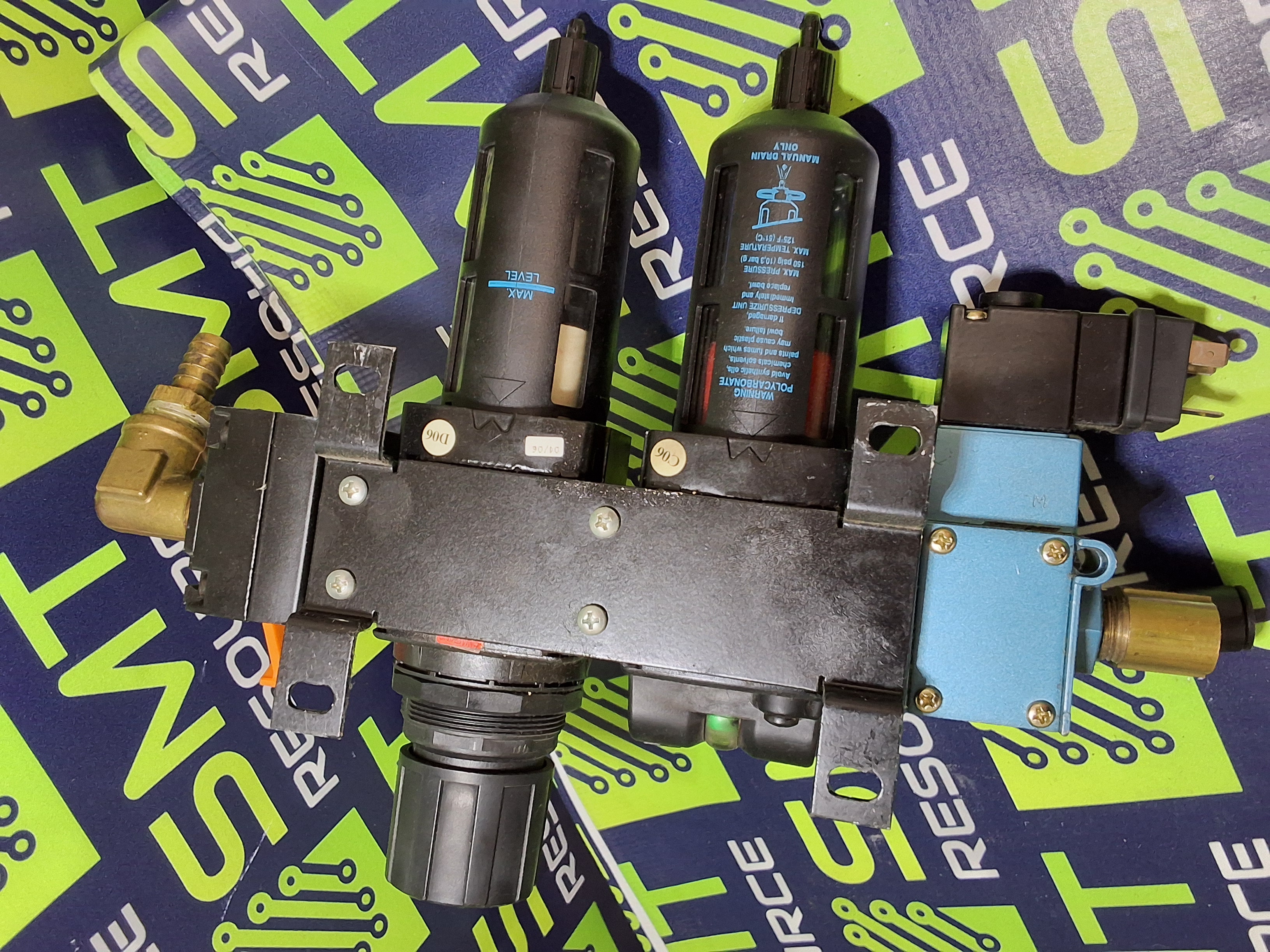 Used WILKERSON M18-04-CK00 ASSEMBLY M18-04-FK00