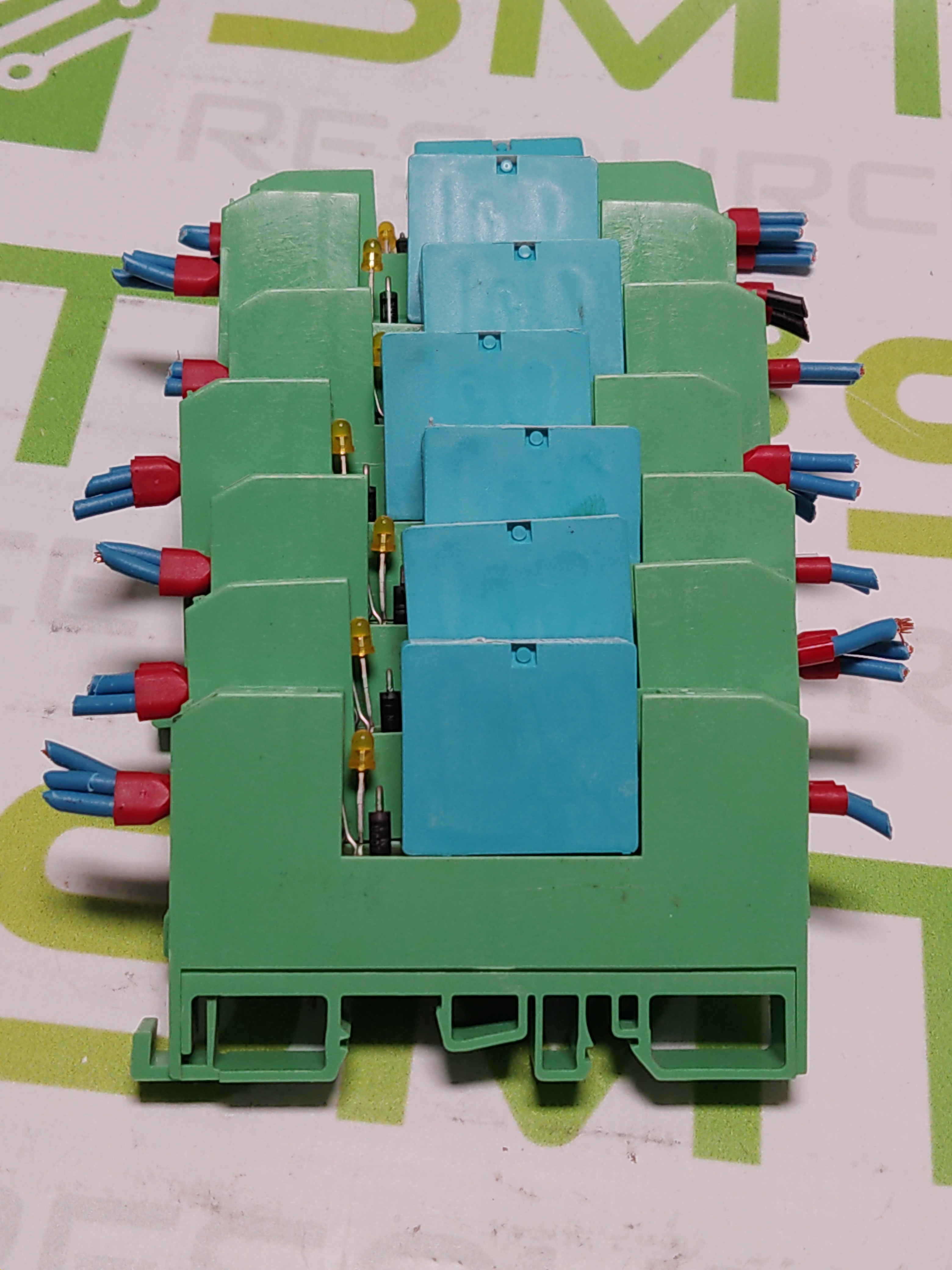 Used PHOENIX CONTACT EMG 10-REL/KSR-G 24/21-LC RELAY MODULE