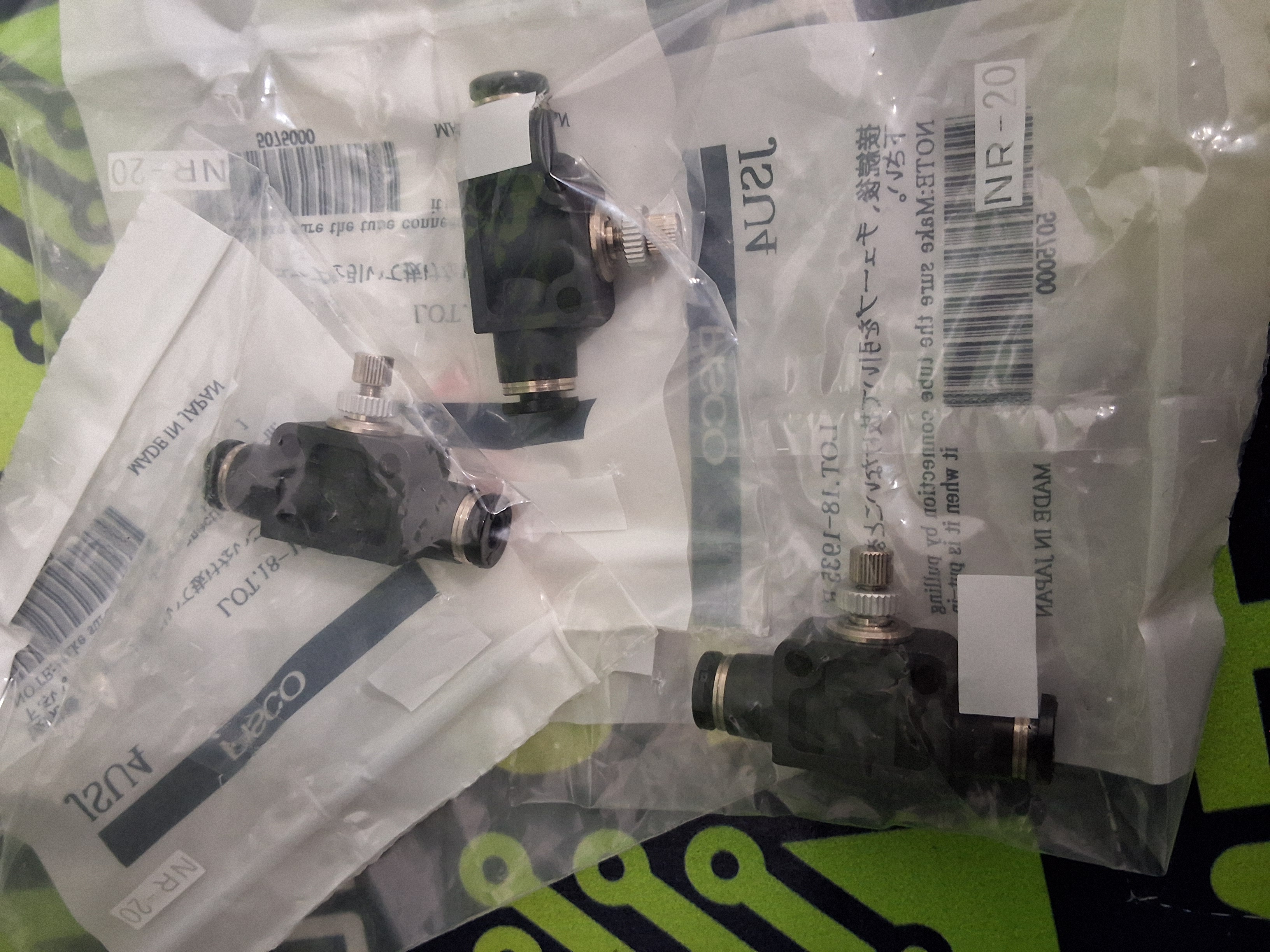 PISCO JSU4 PNEUMATIC PUSH-IN FLOW CONTROL VALVE - LOT OF 2 - BRAND NEW