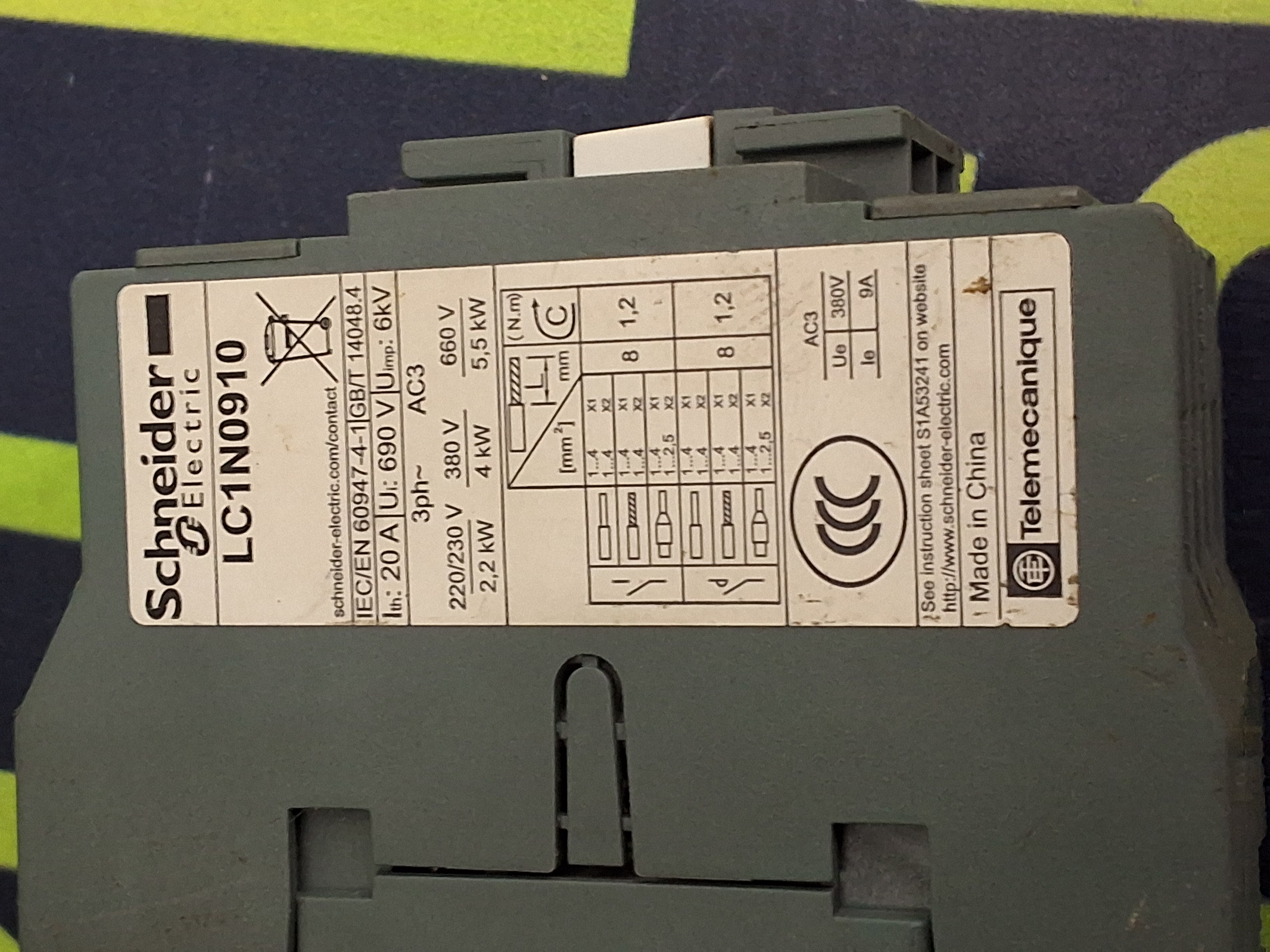 Used SCHNEIDER ELECTRIC LC1N0910 CONTACTOR