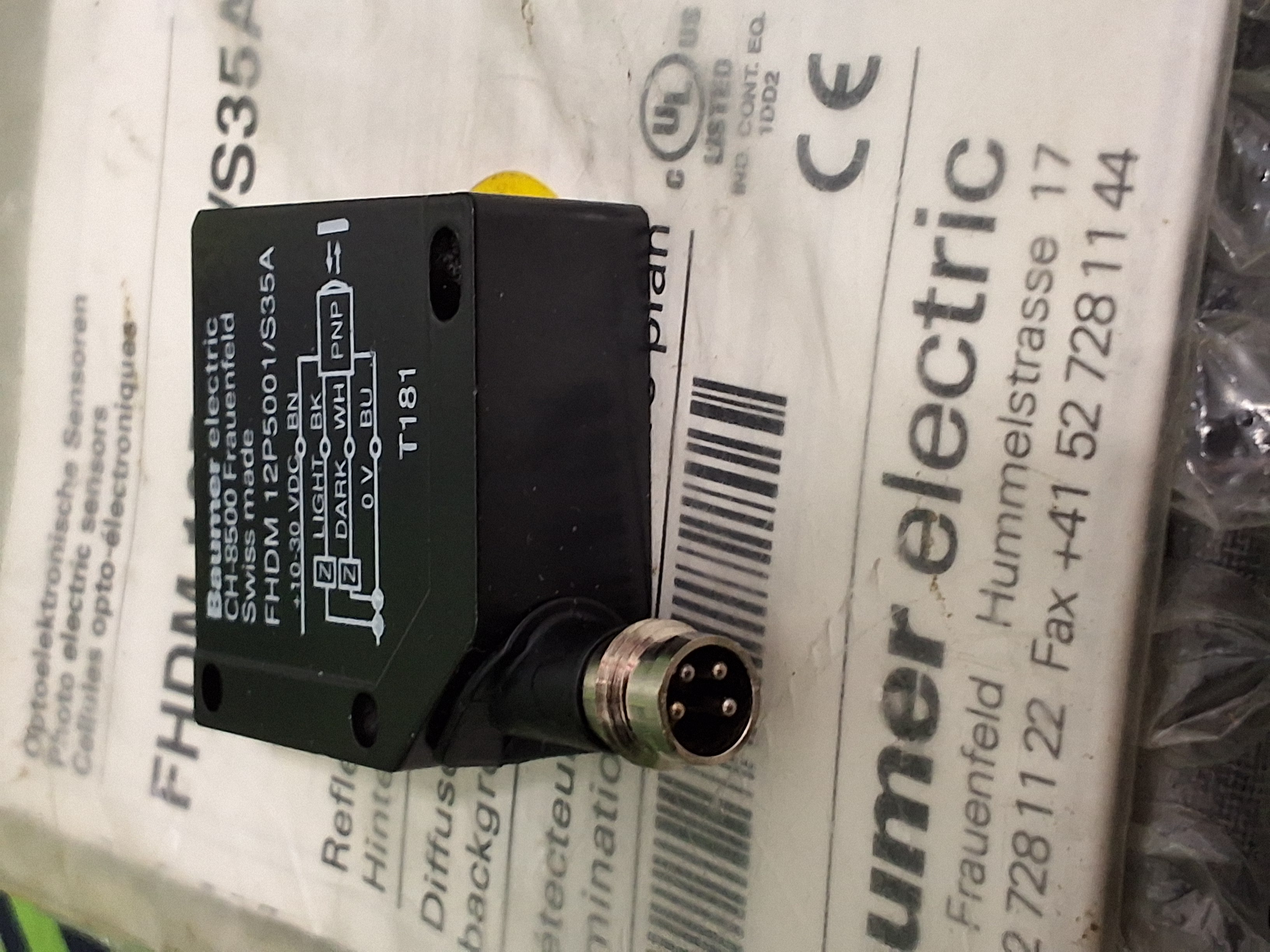 BAUMER FHDM 12P5001/S35A PHOTOELECTRIC SENSOR - BRAND NEW