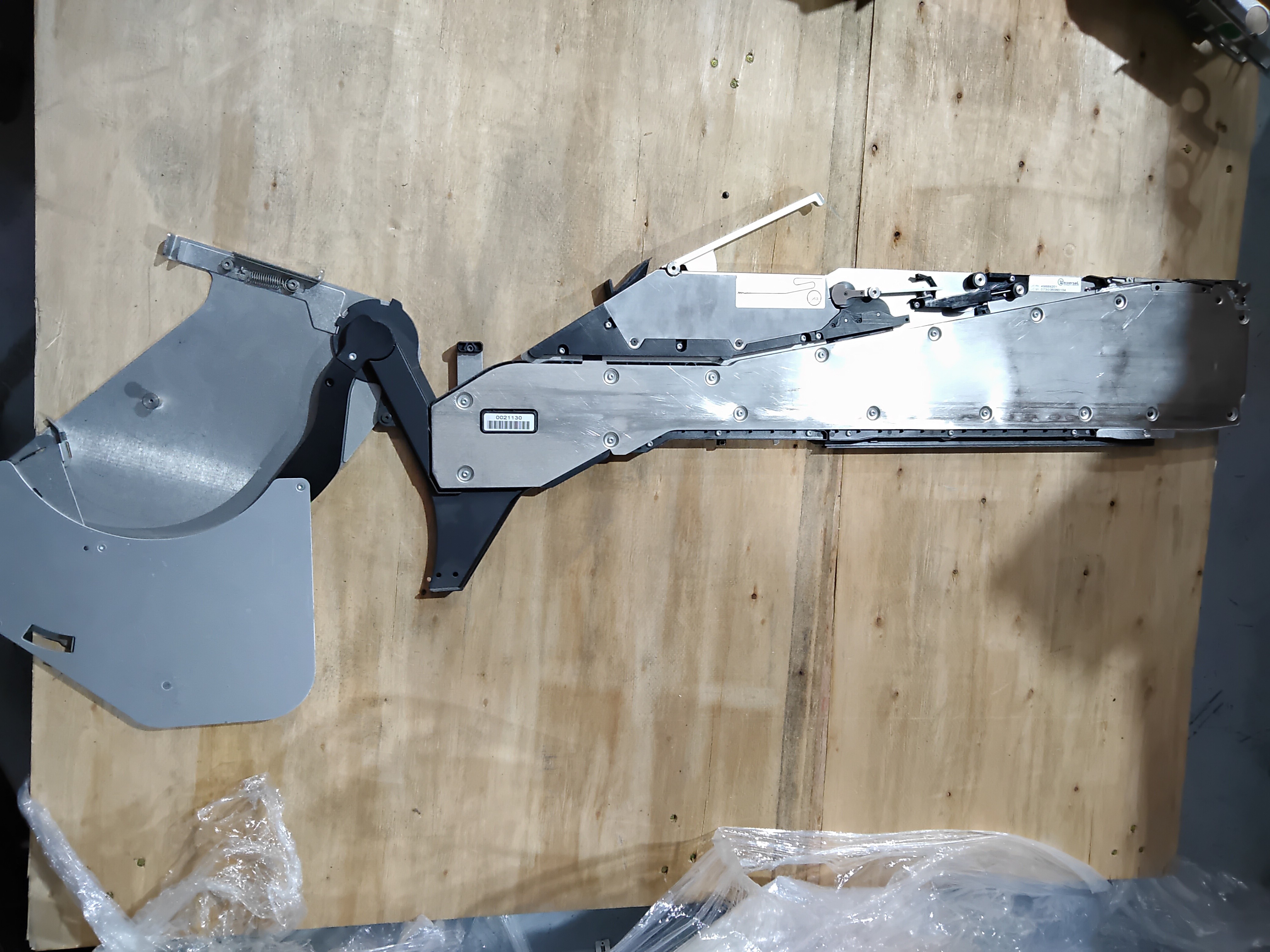 Used UNIVERSAL INSTRUMENTS 49680401 DL8 GREEN feeders