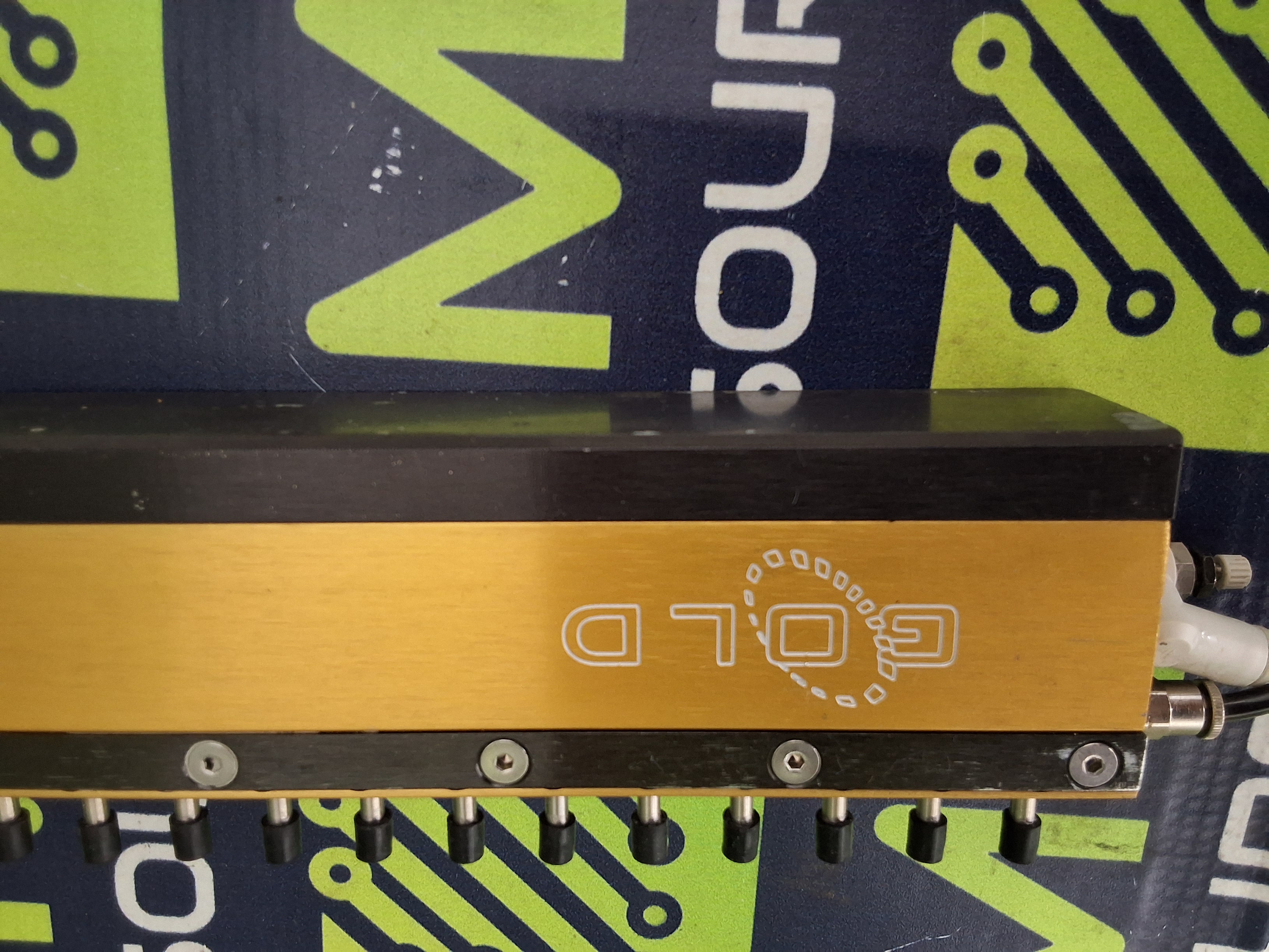 Used GRID-LOK 18" inch GOLD SUPPORT BAR