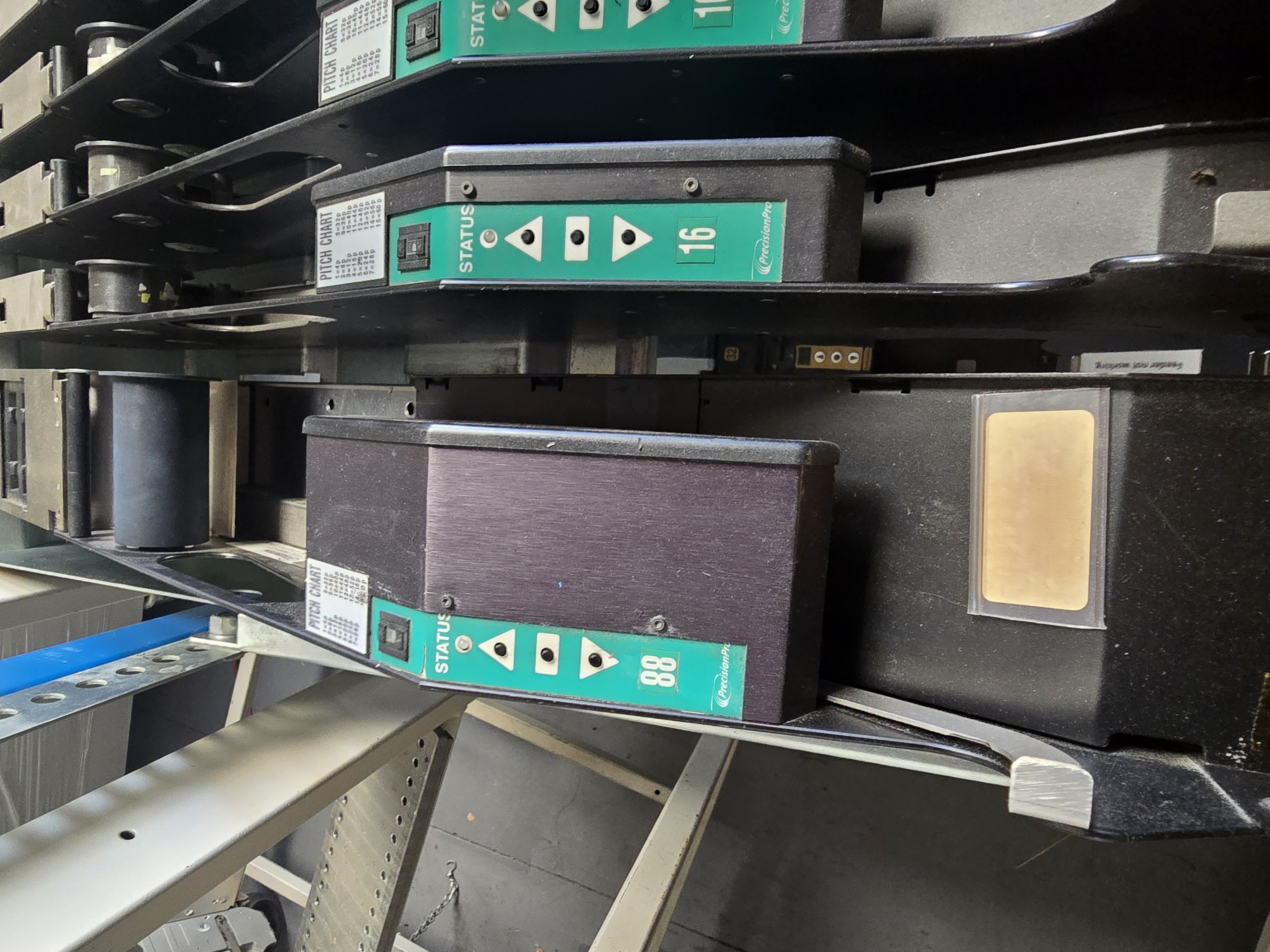 Used UNIVERSAL INSTRUMENTS 49681201 88mm GREEN PRECISIONPRO TAPE FEEDER