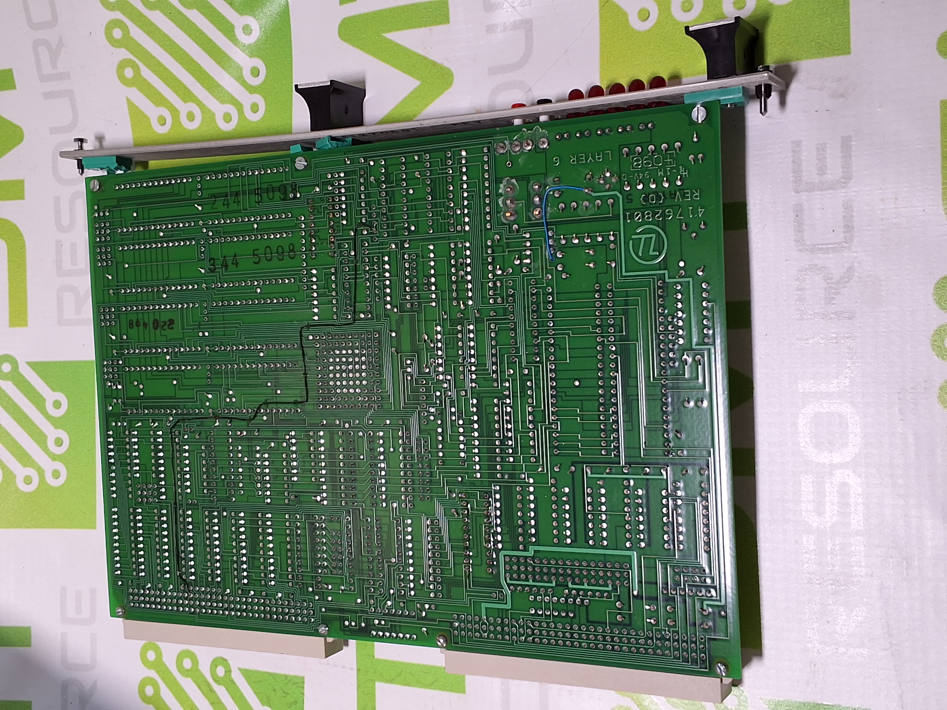 Used UNIVERSAL INSTRUMENTS VME 68K 43613504 REV B