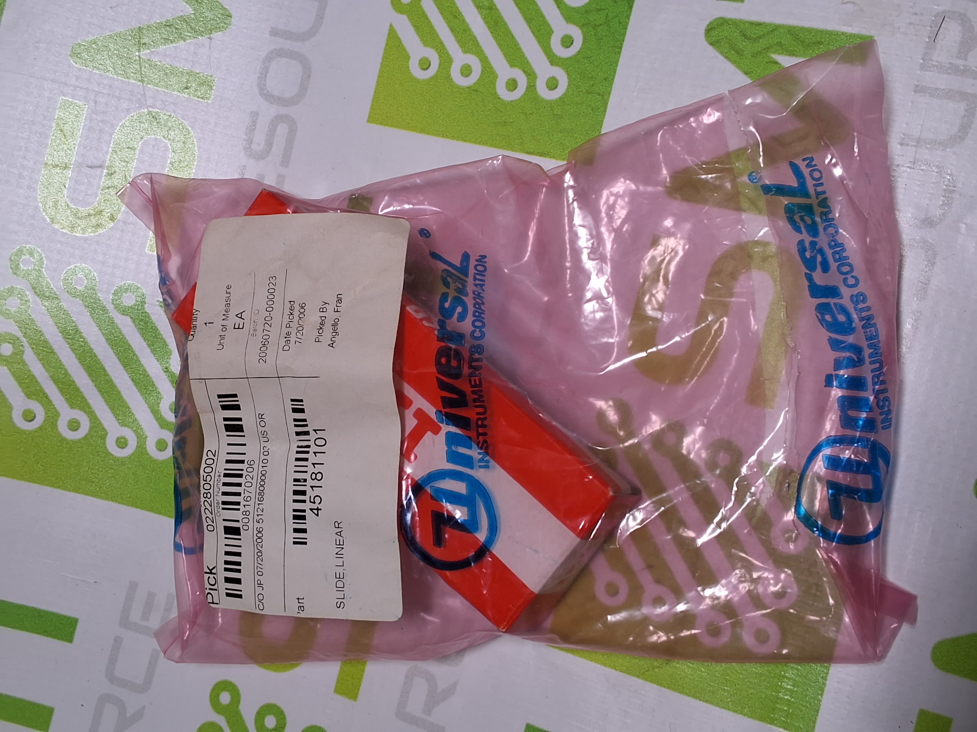 UNIVERSAL INSTRUMENTS IKO 45181101 SLIDE LINEAR LWL12C2R100CS - BRAND NEW IN BOX