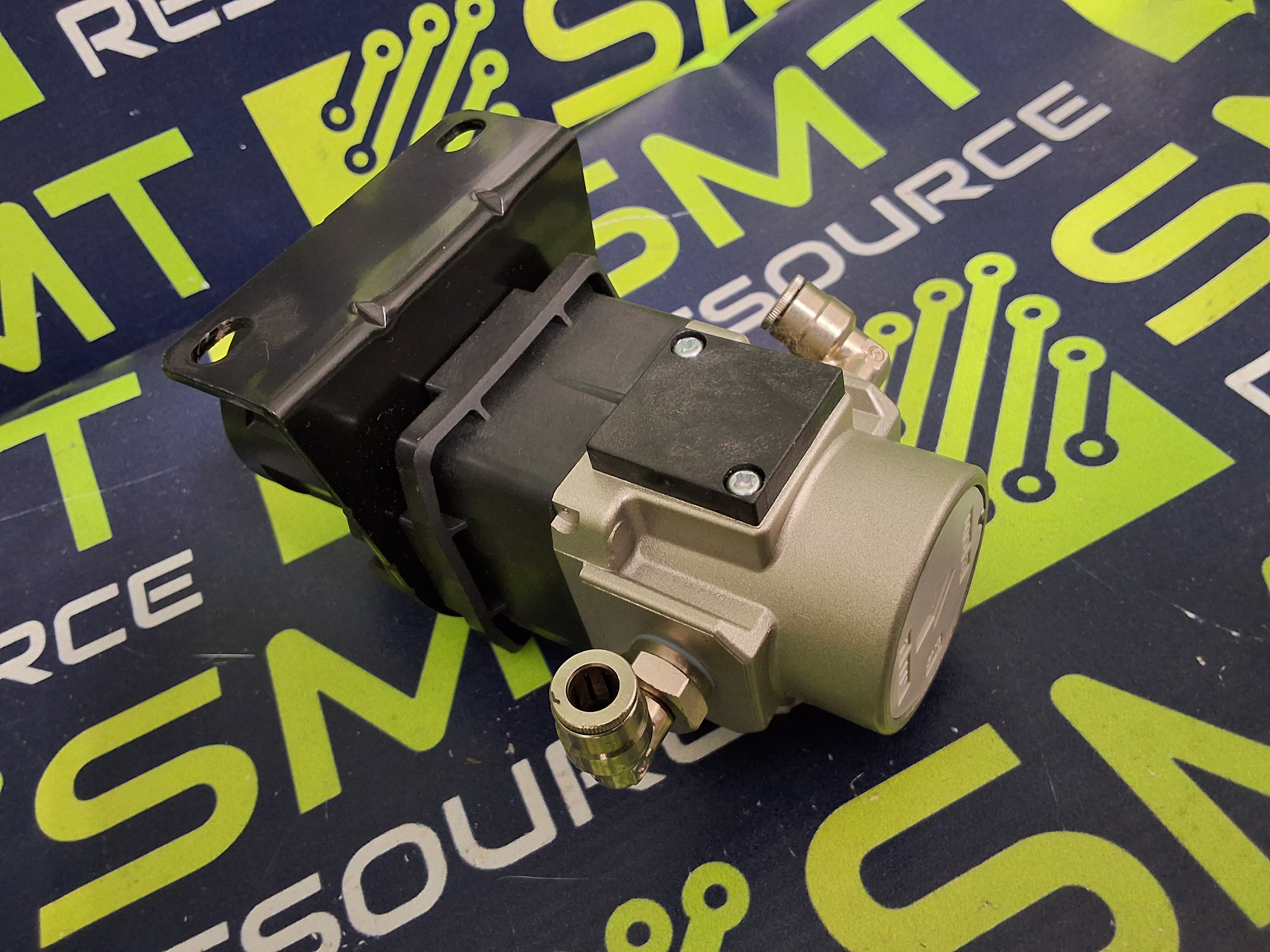 Used SMC ARG30K-N02BG1-Z PNEUMATIC REGULATOR 125 PSI