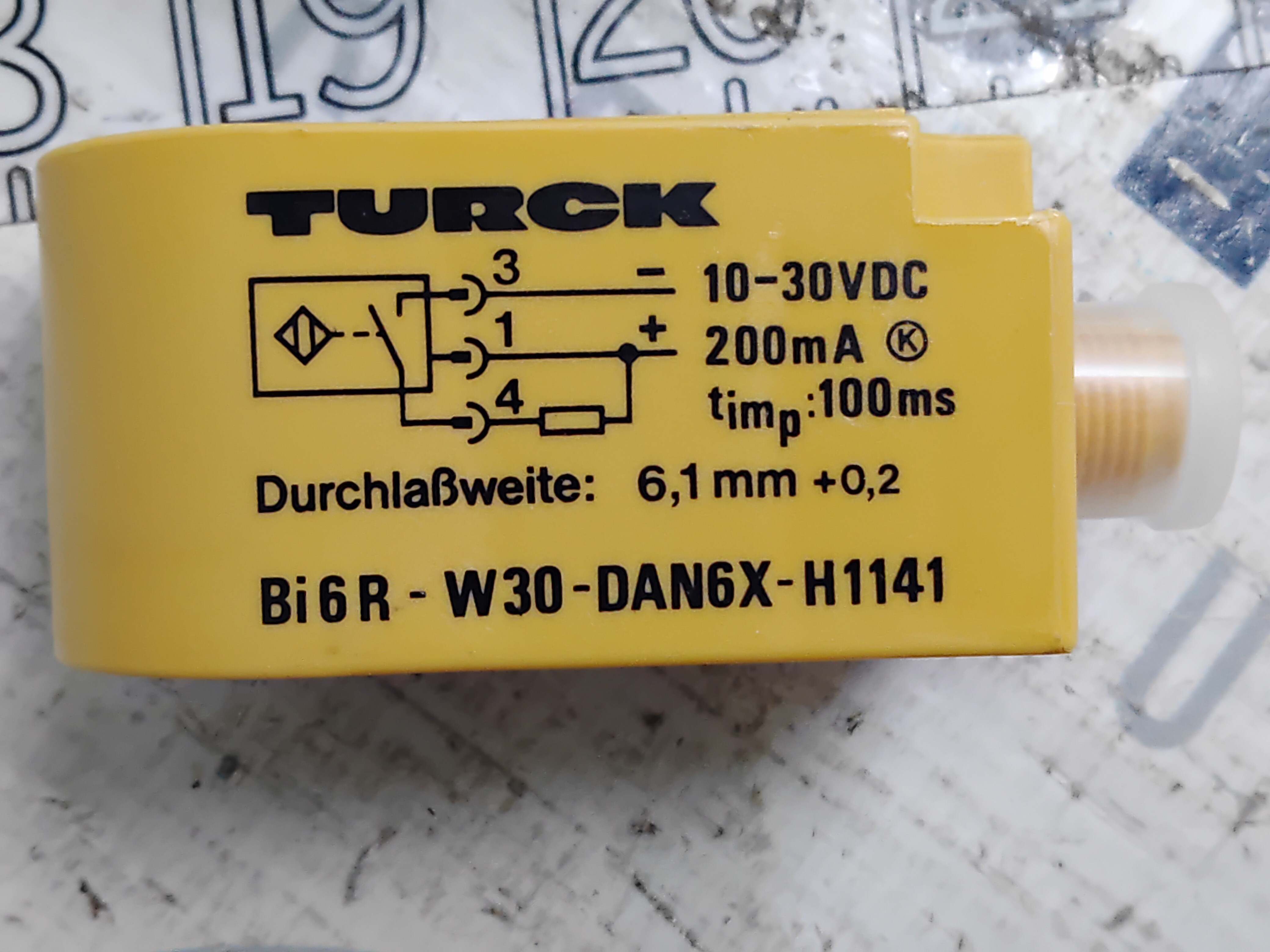 TURCK Bi15R-W30-DAN6X0-H1141 PROXIMITY SWITCH-LOT OF 2 UNITS