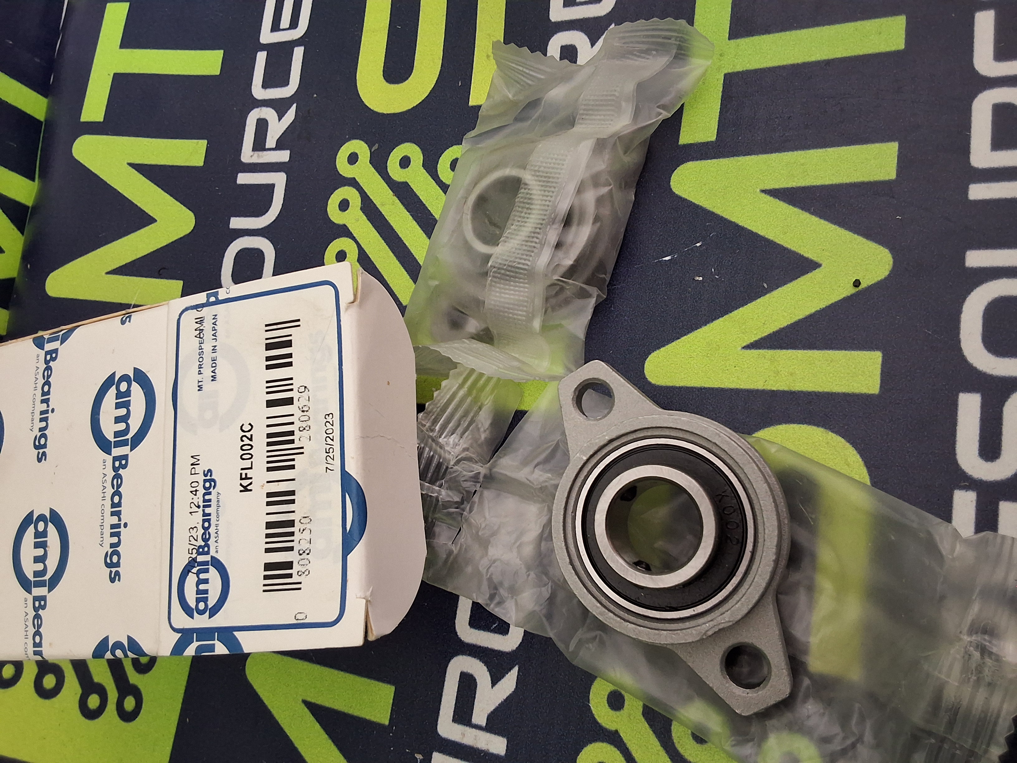 AMI BEARINGS KFL002C / FL002 15mm bore two-bolt flange ball bearing - LOT OF 2 - BRAND NEW