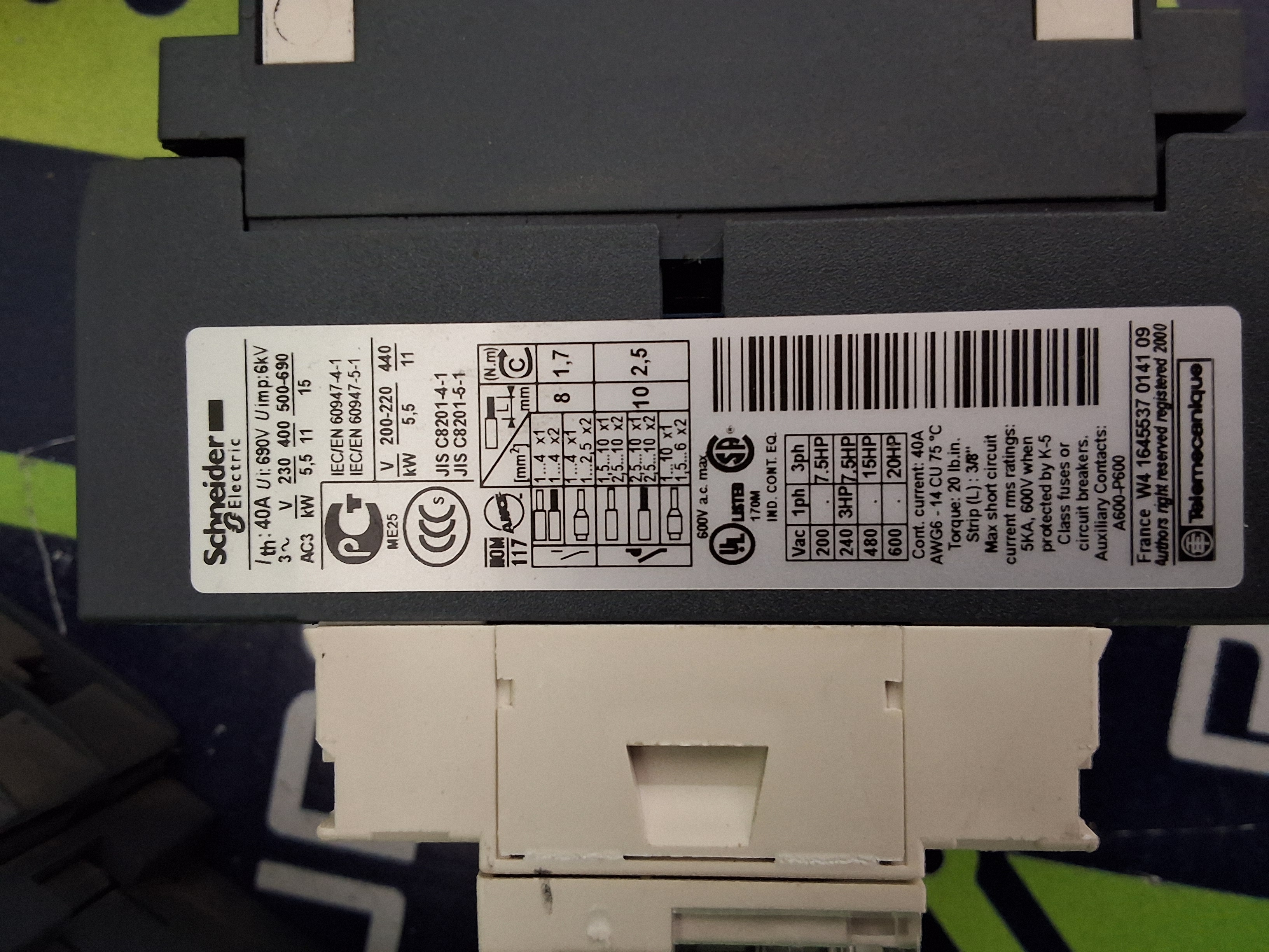 Used SCHNEIDER ELECTRIC LC1D25 BL CONTACTOR LAD4TBDL 24VDC