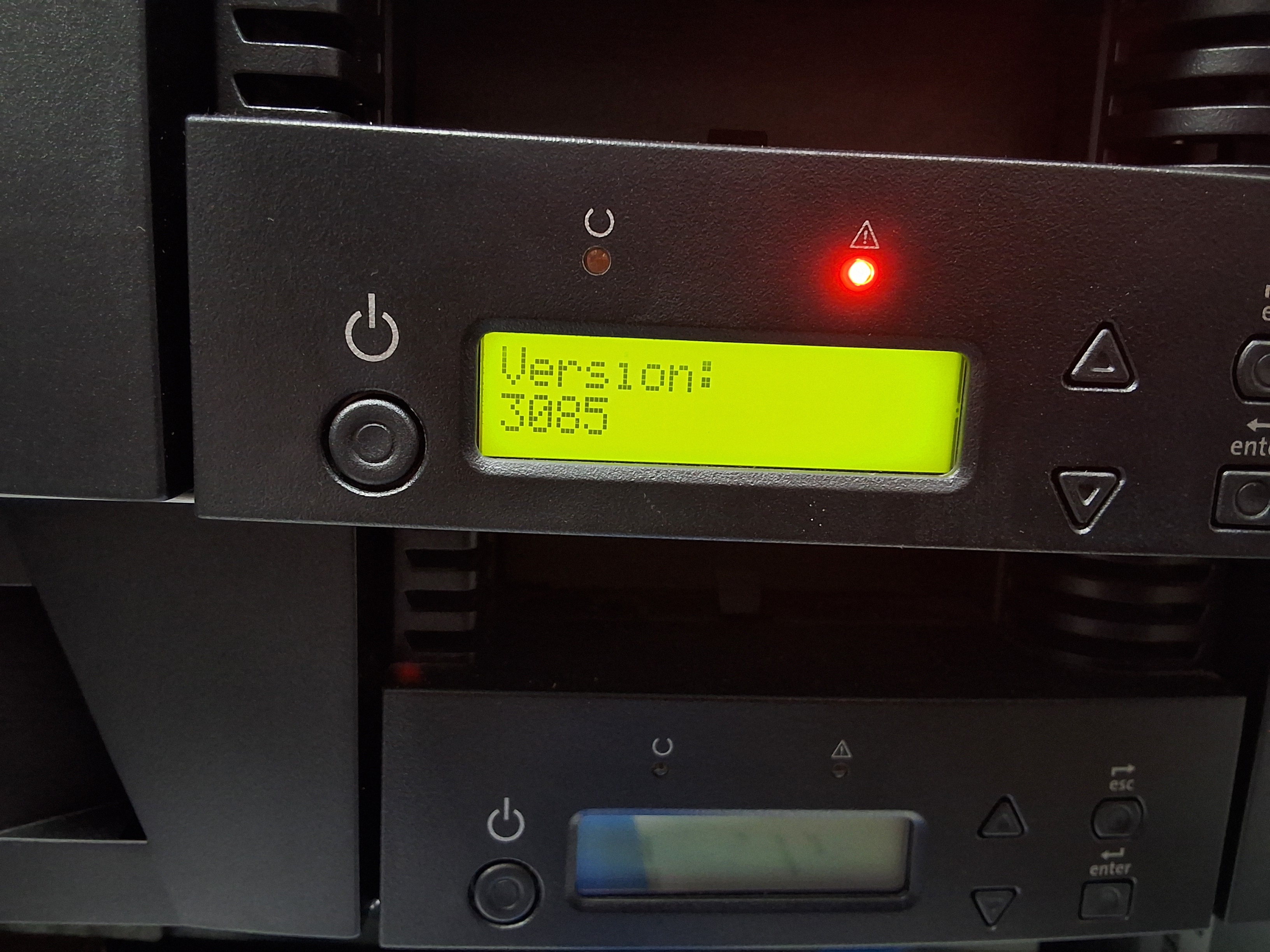 QUANTUM L700 SUPERLOADER 3 TAPE STORAGE AUTOLOADER