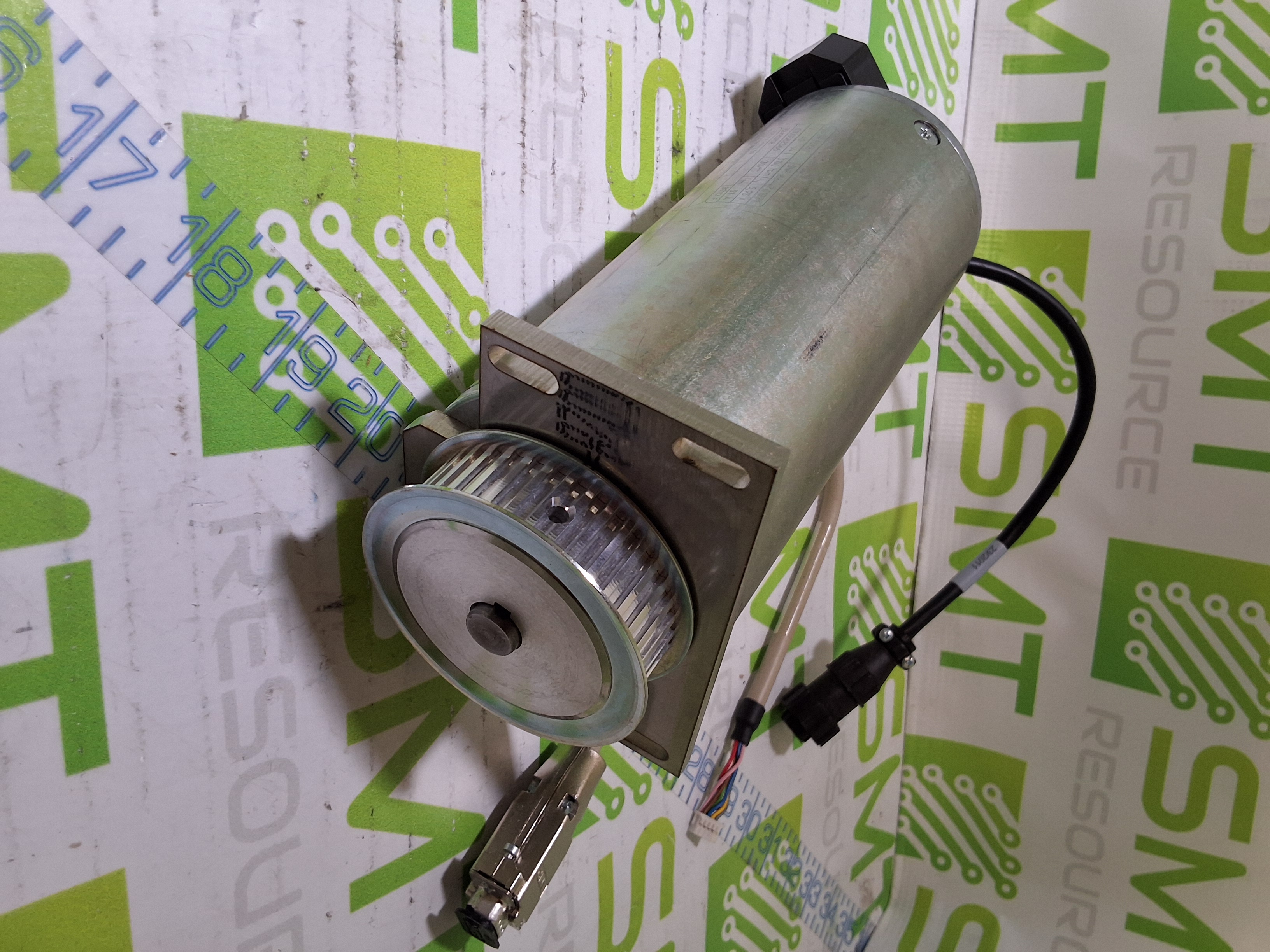 DUNKERMOTOREN GR 80X80 SERVO MOTOR - NEW