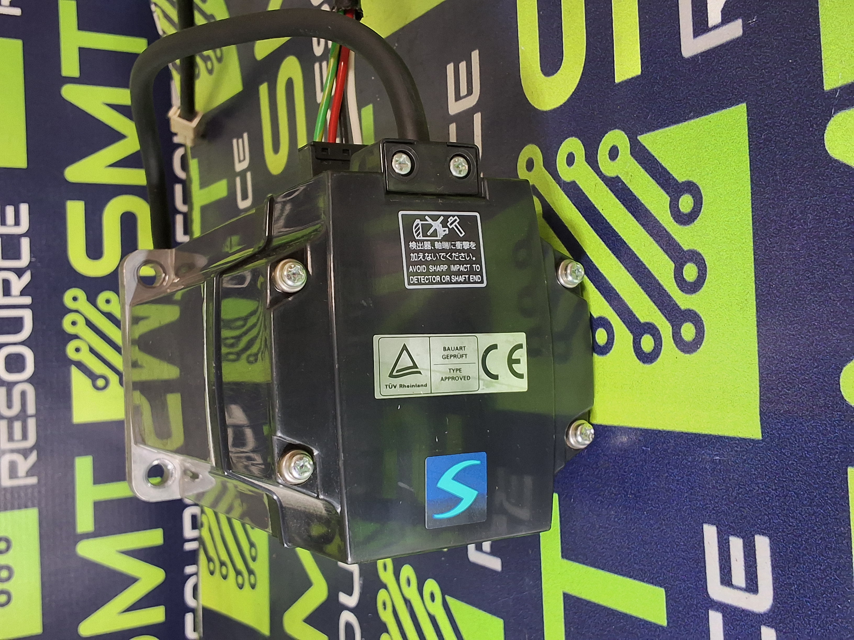 Used MITSUBISHI HC-MFS73 AC SERVO MOTOR 750W WITH MIKI PULLEY SFC-050DA