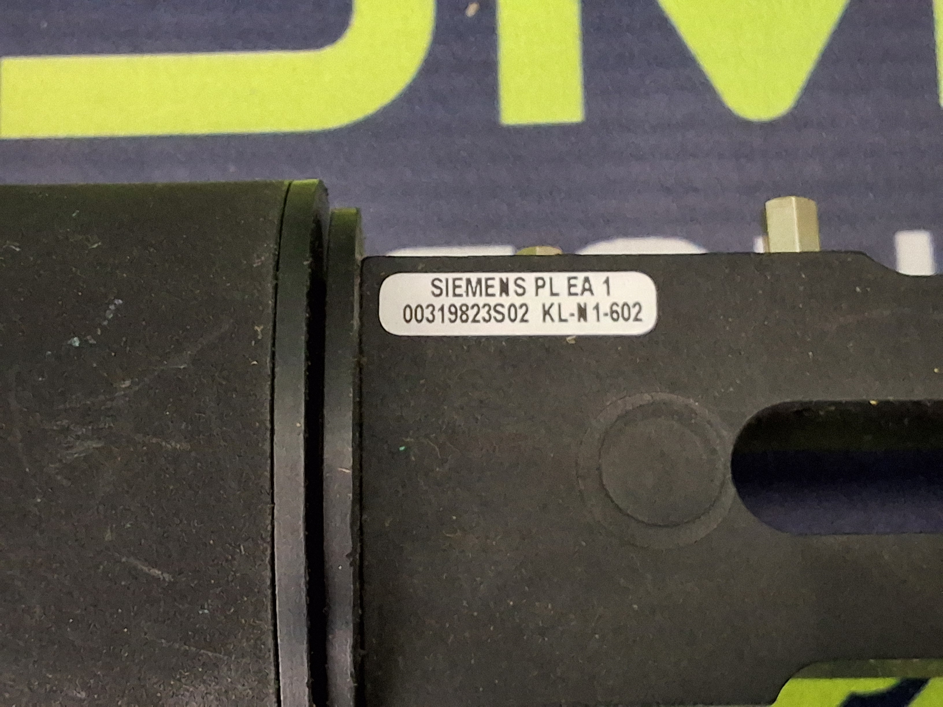 Used SIEMENS 00319823S02 VACUUM NOZZLE ASSEMBLY 00319823-02