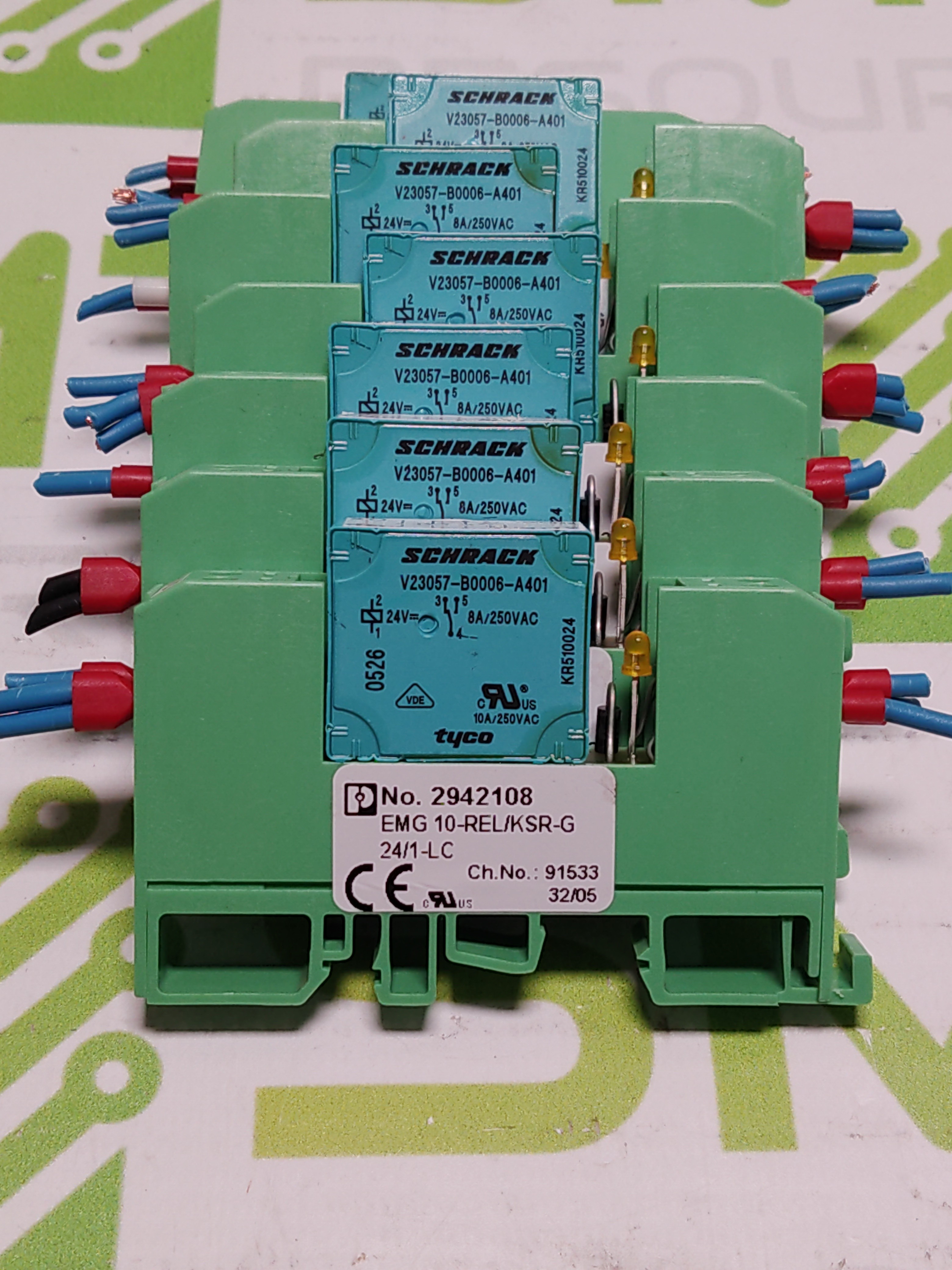 Used PHOENIX CONTACT EMG 10-REL/KSR-G 24/21-LC RELAY MODULE