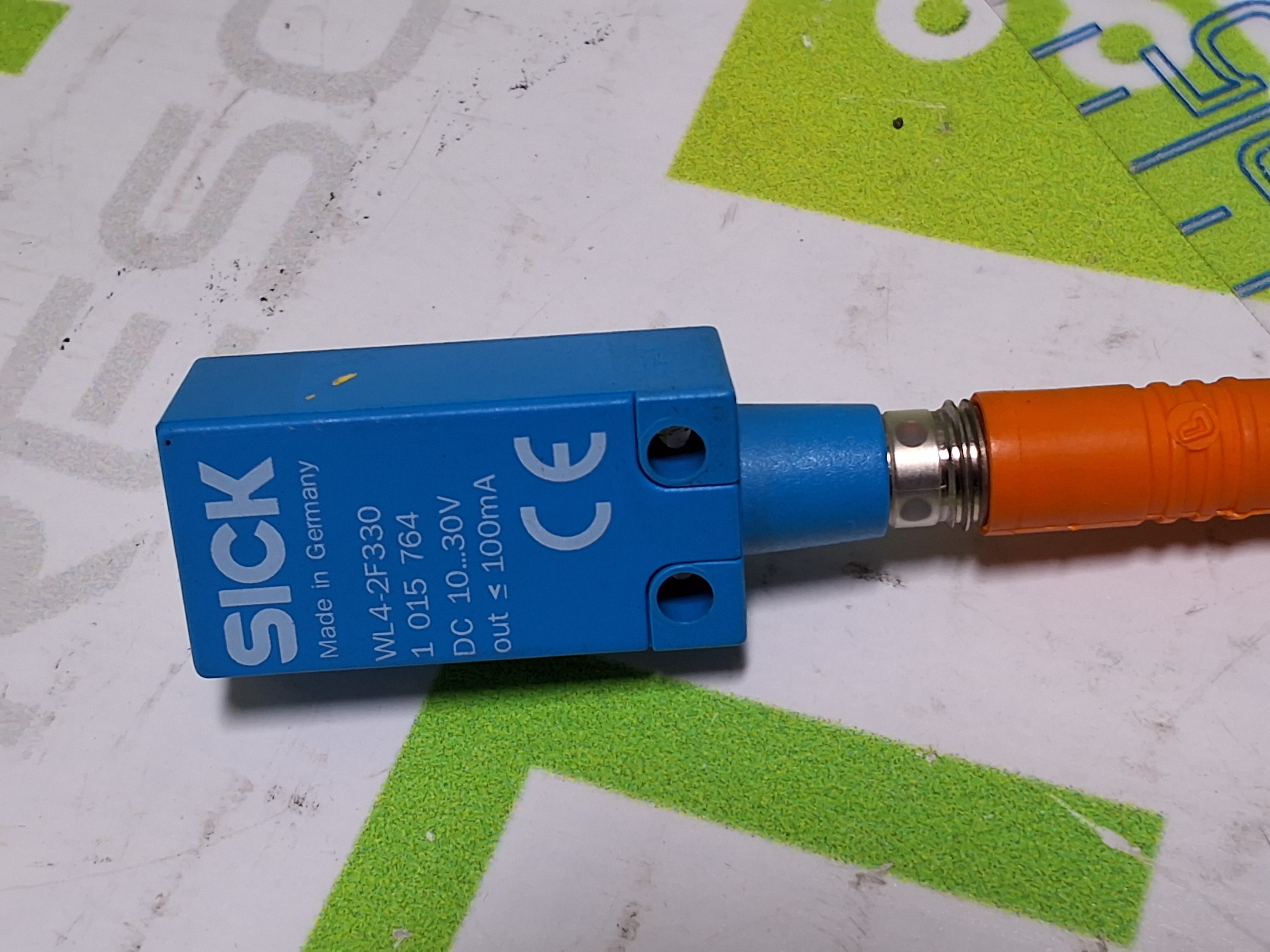 Used SICK WL4-2F330 PHOTOELECTRIC PROXIMITY SENSOR