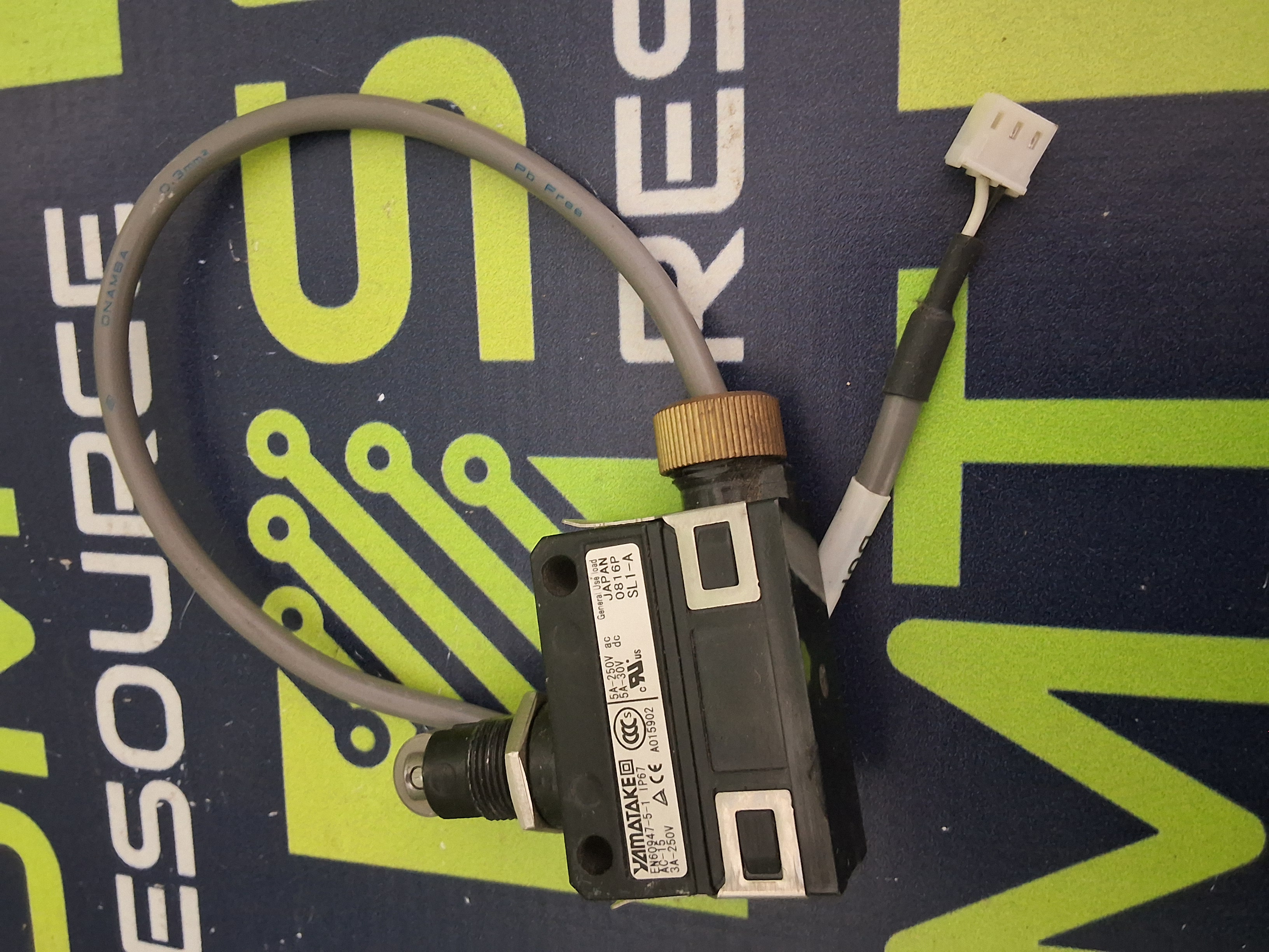 Used YAMATAKE EN60947-5-1 LIMIT SWITCH
