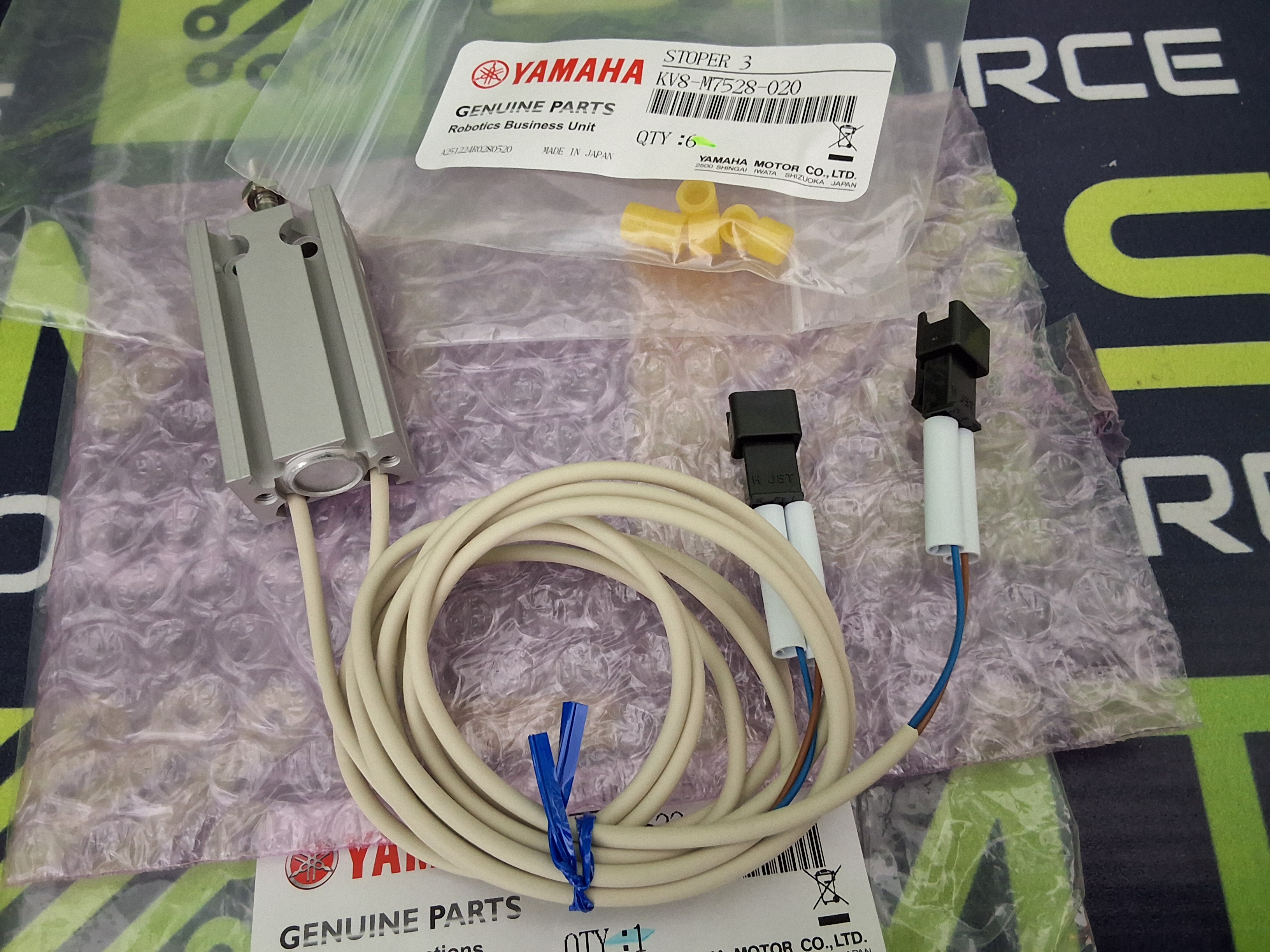 KOGANEI YMDAS10X15 DOUBLE-ACTING PNEUMATIC AIR CYLINDER / YAMAHA KV7-M7522-002 - BRAND NEW