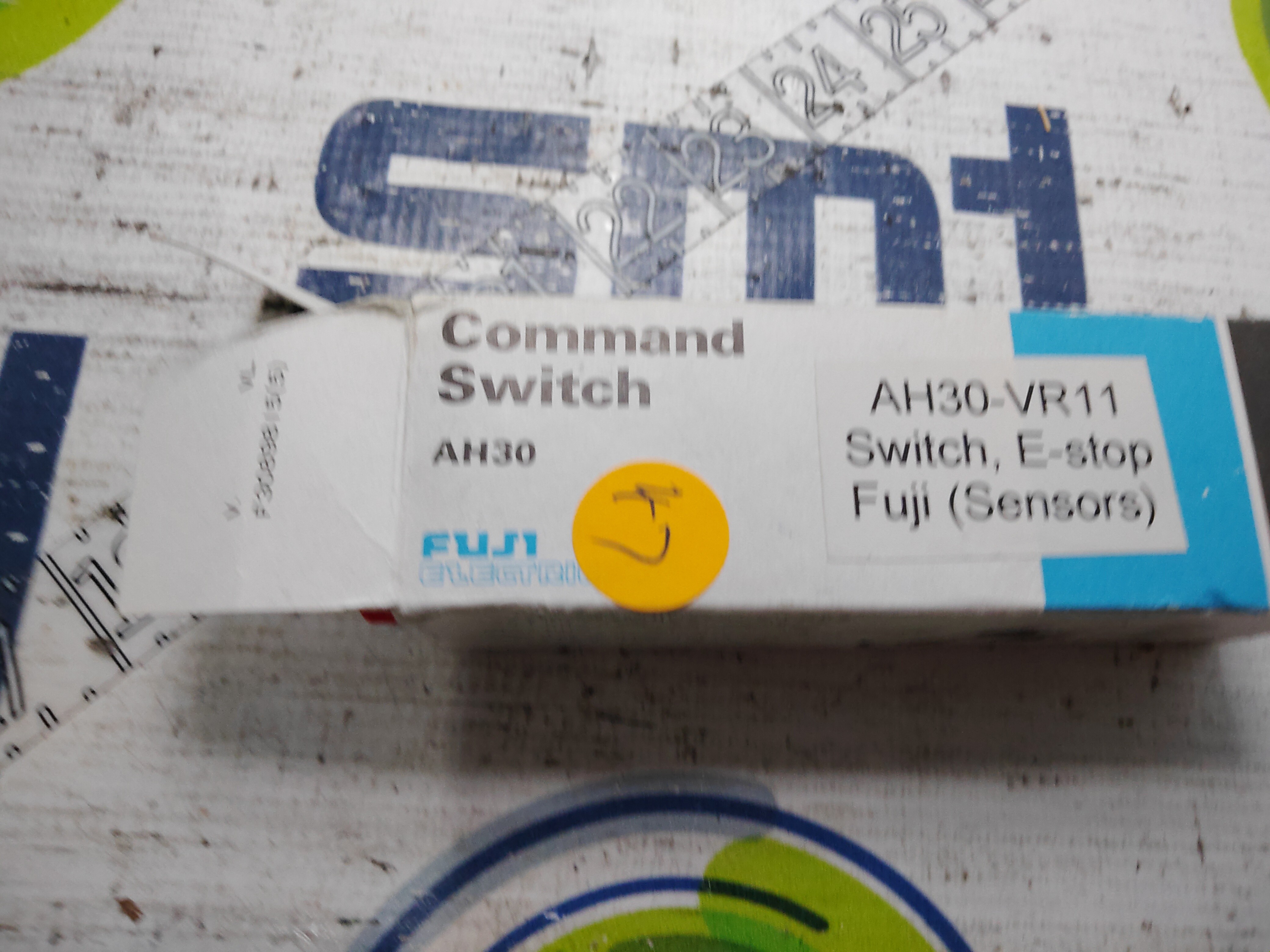 FUJI ELECTRIC AH30-VR11 E-STOP COMMAND SWITCH