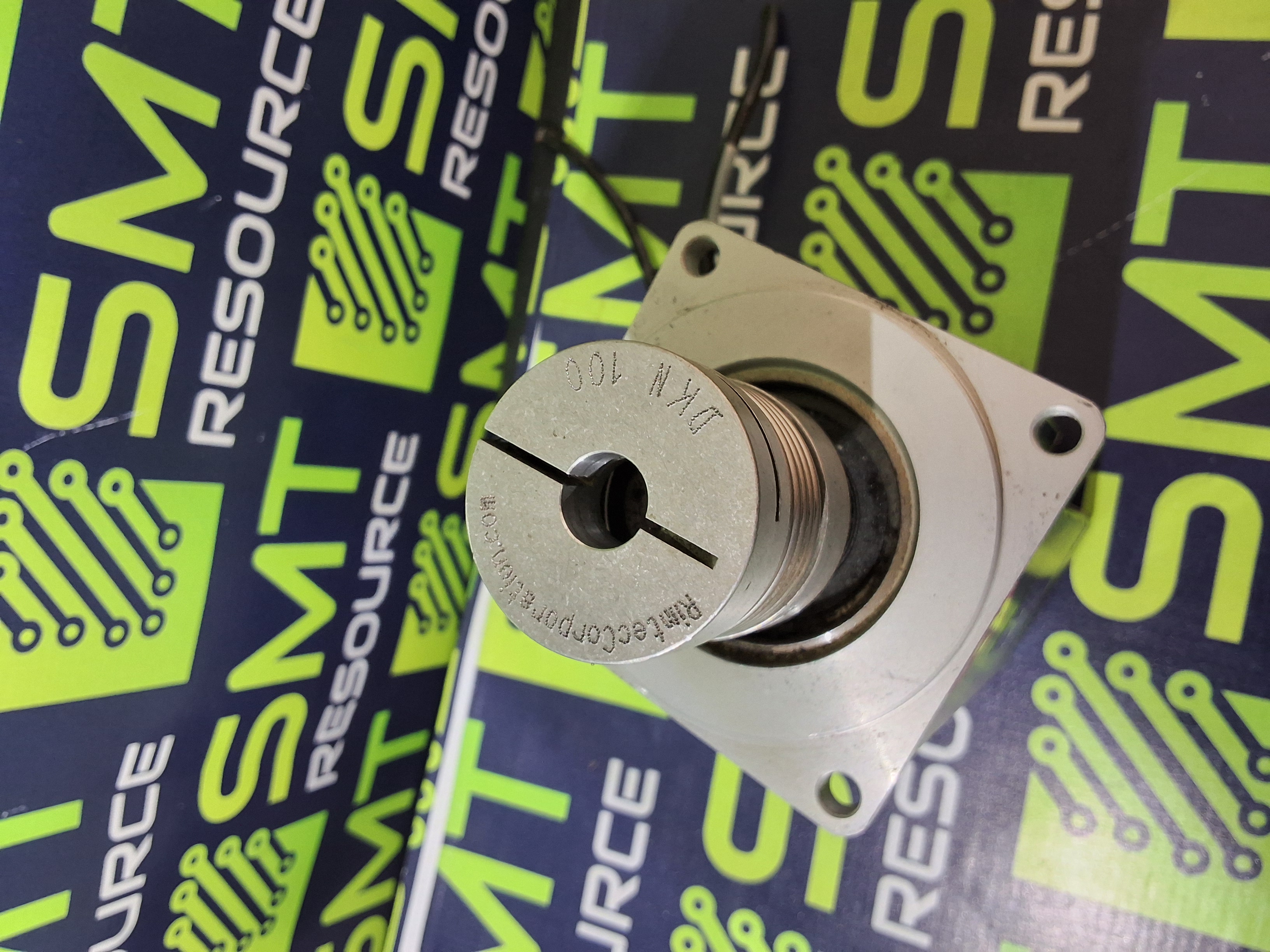 Used DANAHER KOLLMORGEN AKM42S-ANSN2-02 3Ø PM SERVO MOTOR 3 PHASE 320VDC 6000RPM