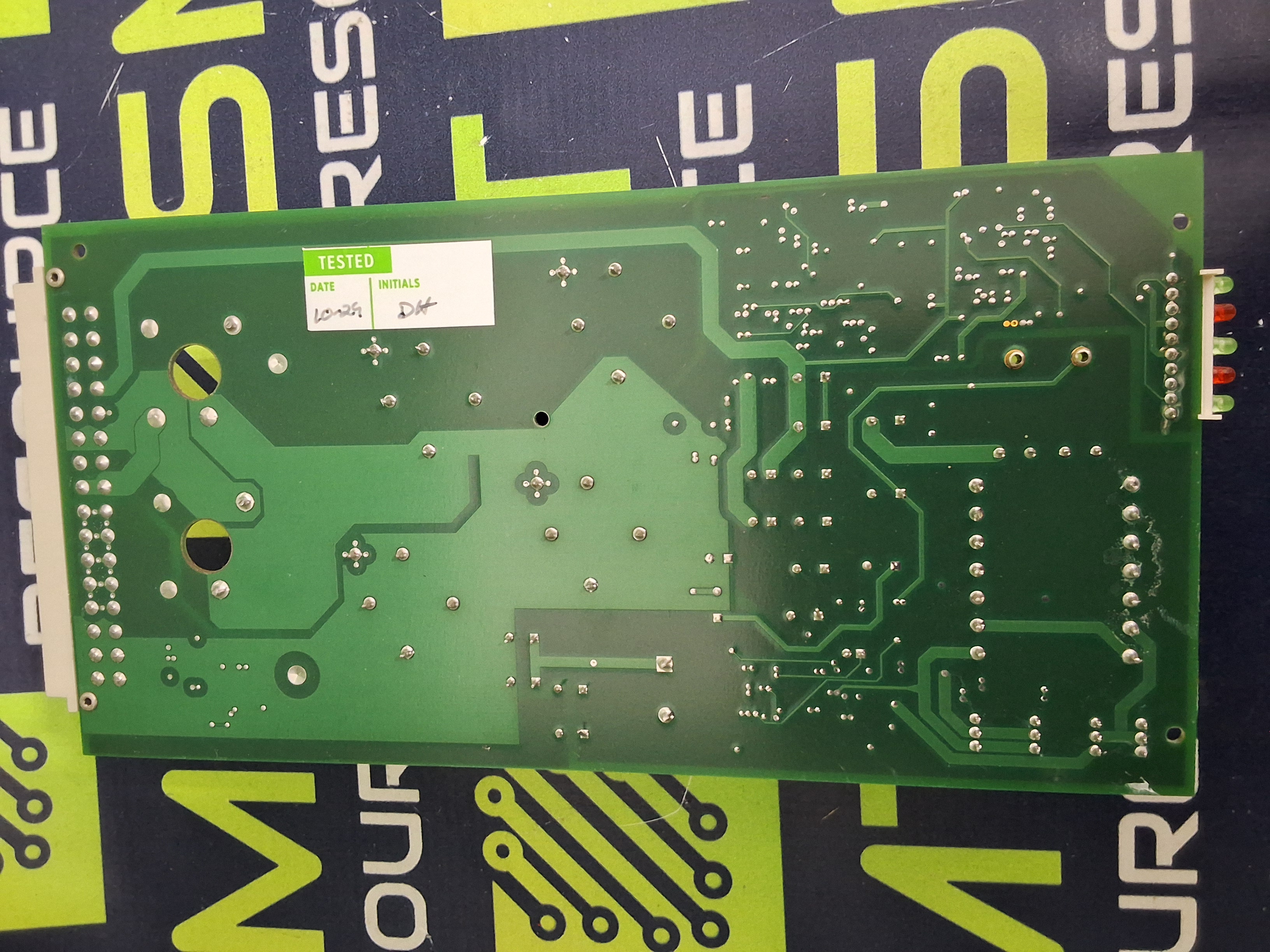 Used UNIVERSAL INSTRUMENTS 61-1462-057-03 / 49820801 CIRCUIT BOARD
