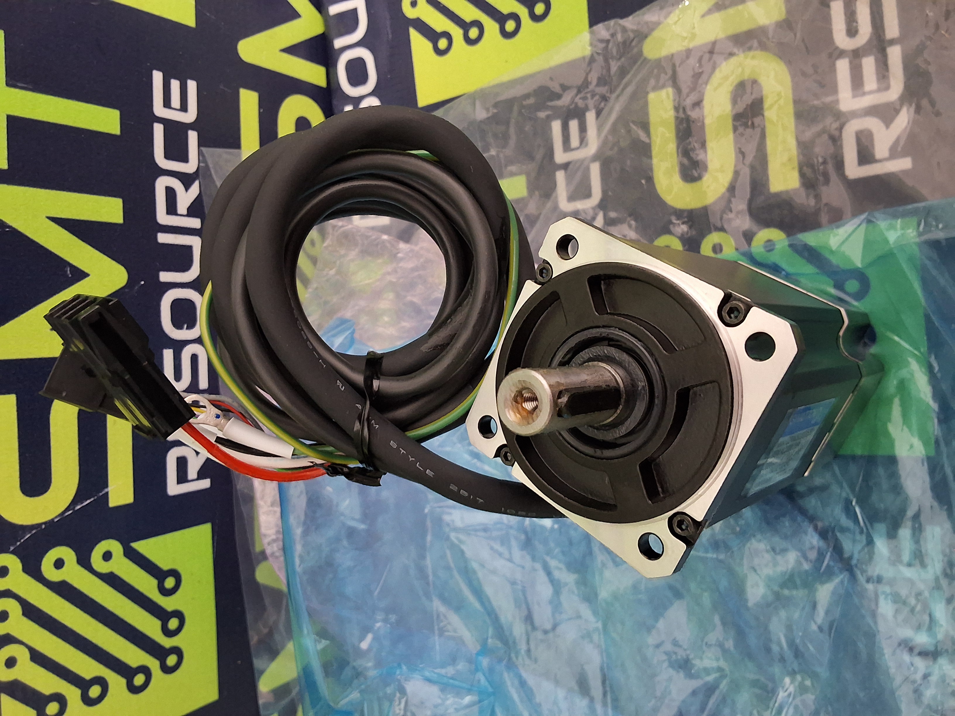 Sanyo Denki Q2AA05020DXS5U AC Servo Motor (Model: Q2AA05020DXS5U