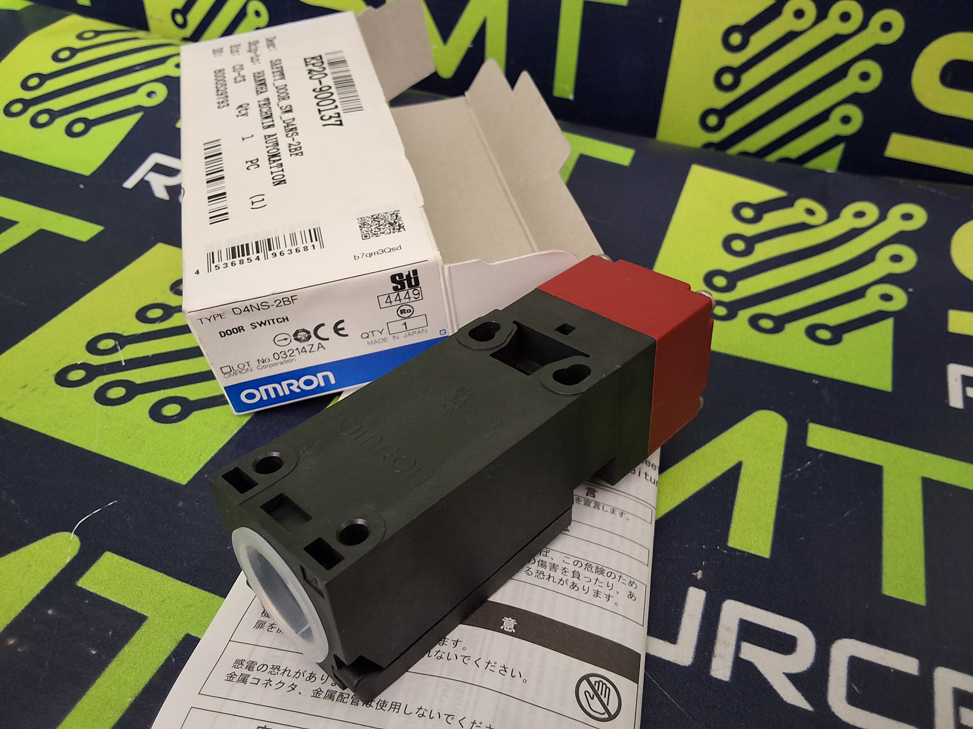 OMRON D4NS-2BF SAFETY DOOR SWITCH - BRAND NEW