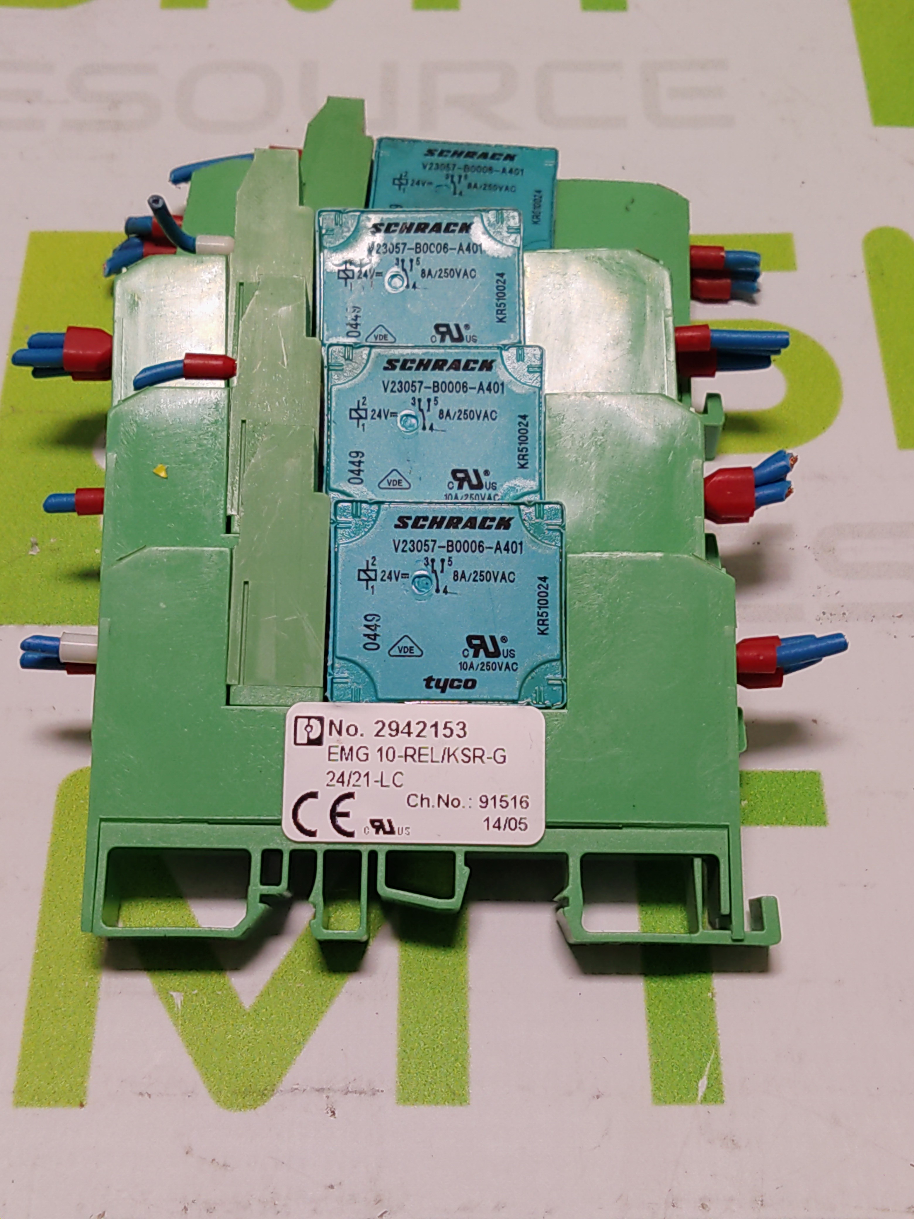 Used PHOENIX CONTACT EMG 10-REL/KSR-G 24/21-LC RELAY MODULE