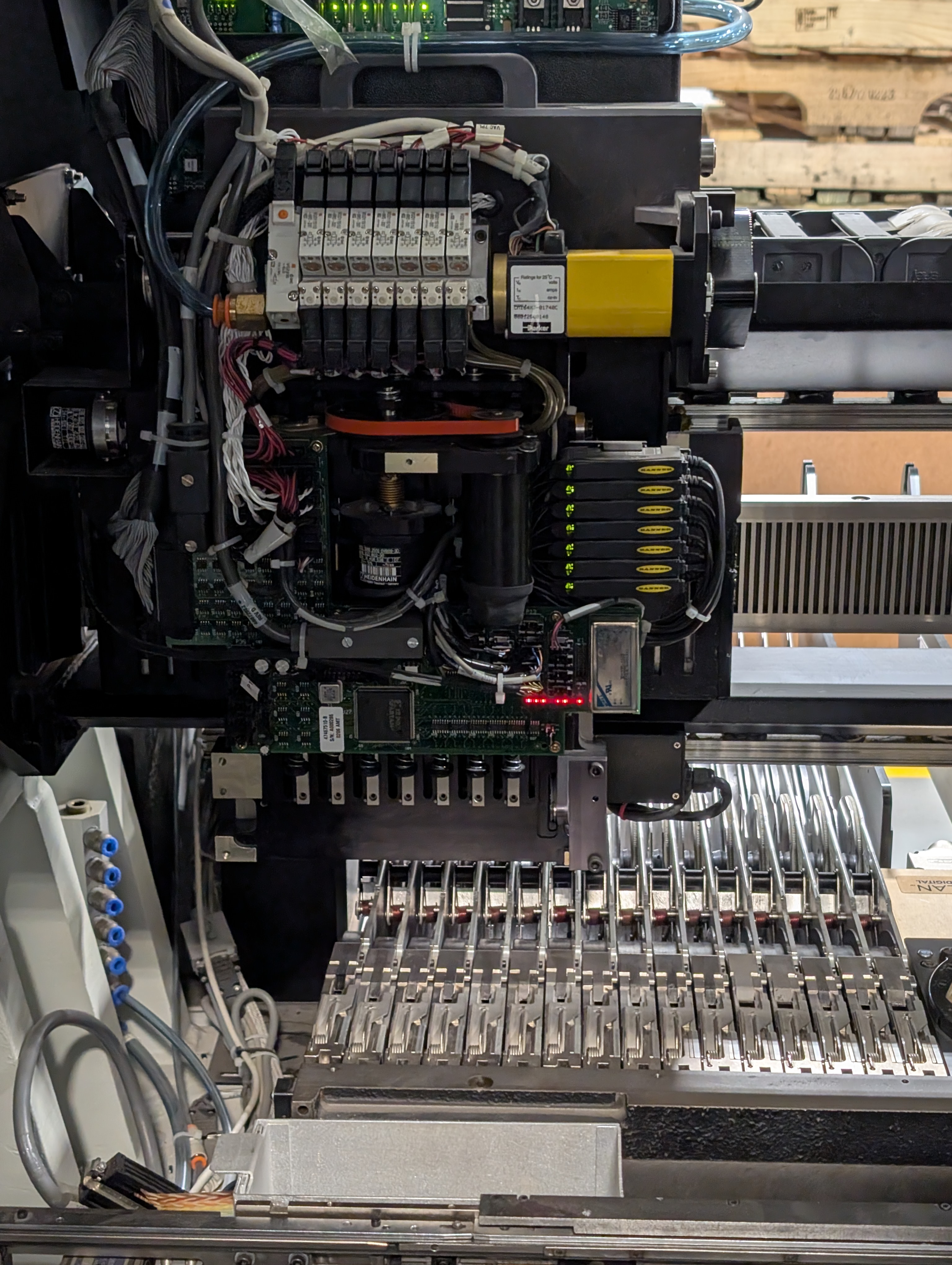 Used UIC GX-14D Pick and Place Machine