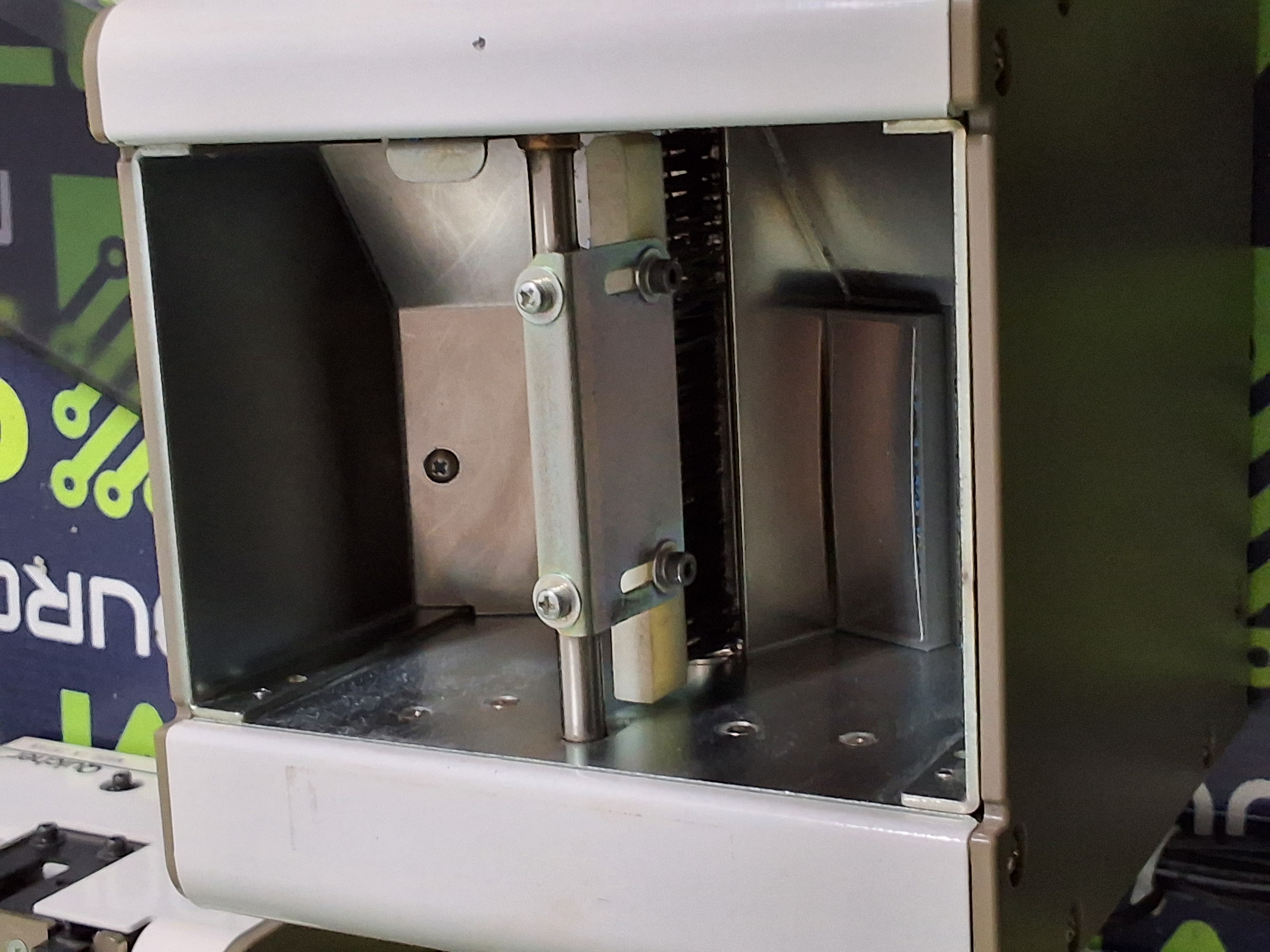 Used QUICHER NSRI AUTOMATIC PRECISION SCREW FEEDERS